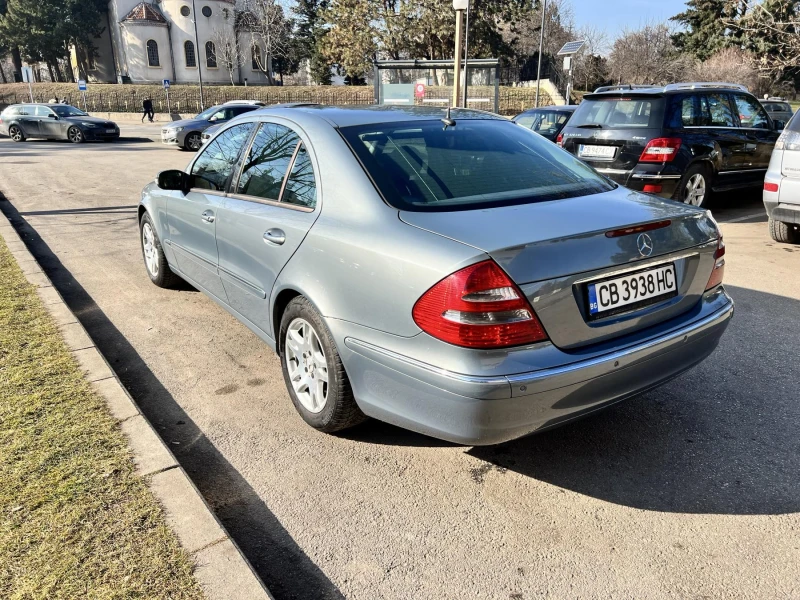 Mercedes-Benz E 220, снимка 8 - Автомобили и джипове - 48905788