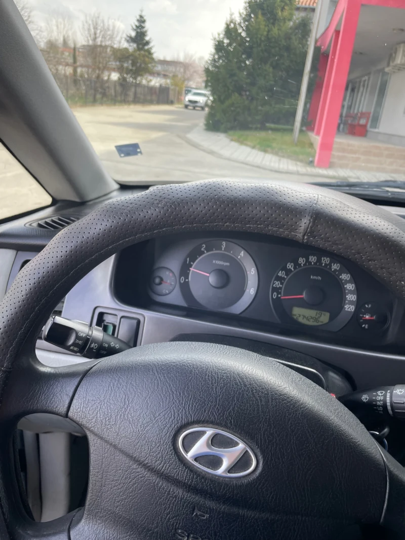 Hyundai Trajet, снимка 8 - Автомобили и джипове - 49482341