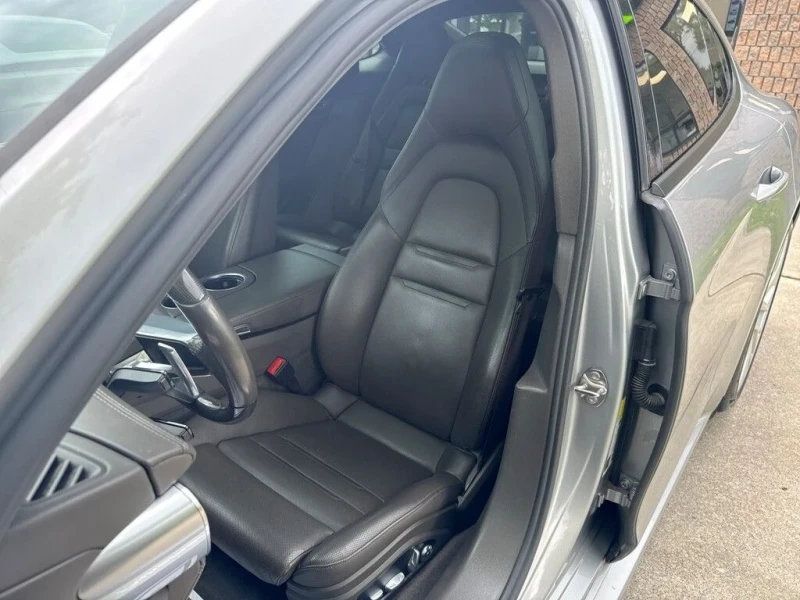 Porsche Panamera 360* Обдухване* Подгрев* Bose* Carbon* Шито табло*, снимка 4 - Автомобили и джипове - 52317680