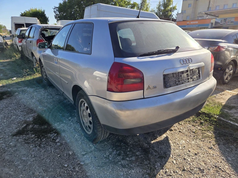Audi A3 1.6 i, снимка 6 - Автомобили и джипове - 51556076