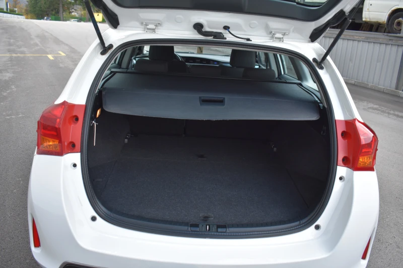 Toyota Auris 1.8HYBRID= ITALY= ОТЛИЧЕН!!!, снимка 15 - Автомобили и джипове - 52335795