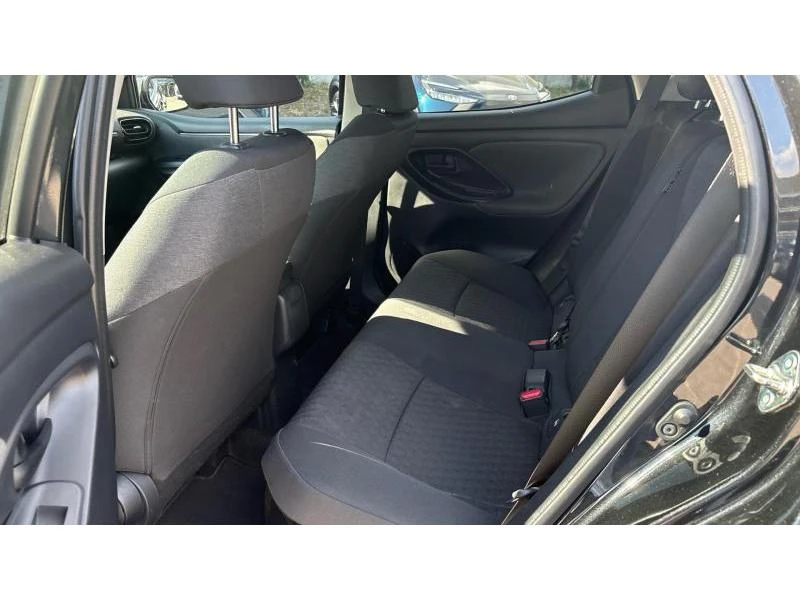 Toyota Yaris 1.5HSD TREND, снимка 11 - Автомобили и джипове - 55624982