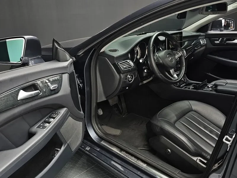 Mercedes-Benz CLS 250 W218 D 4Matic, снимка 10 - Автомобили и джипове - 56209558