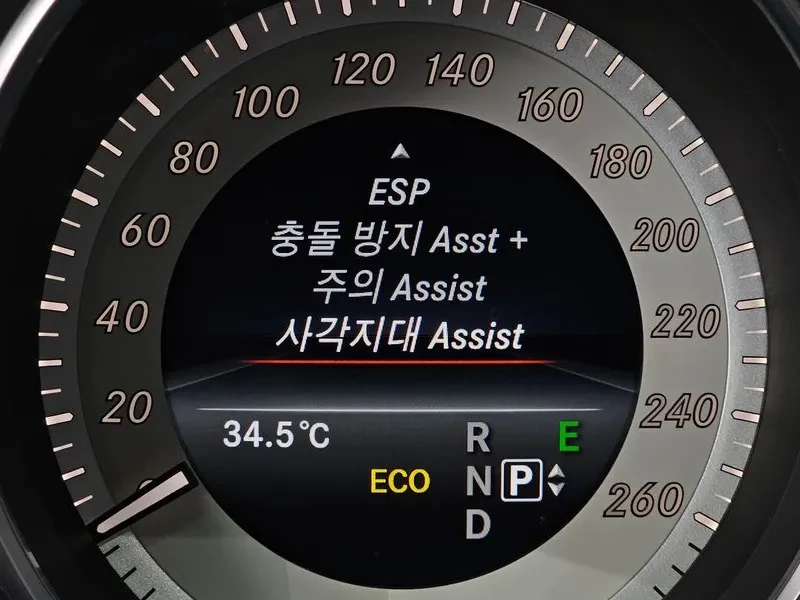 Mercedes-Benz CLS 250 W218 D 4Matic, снимка 15 - Автомобили и джипове - 56209558