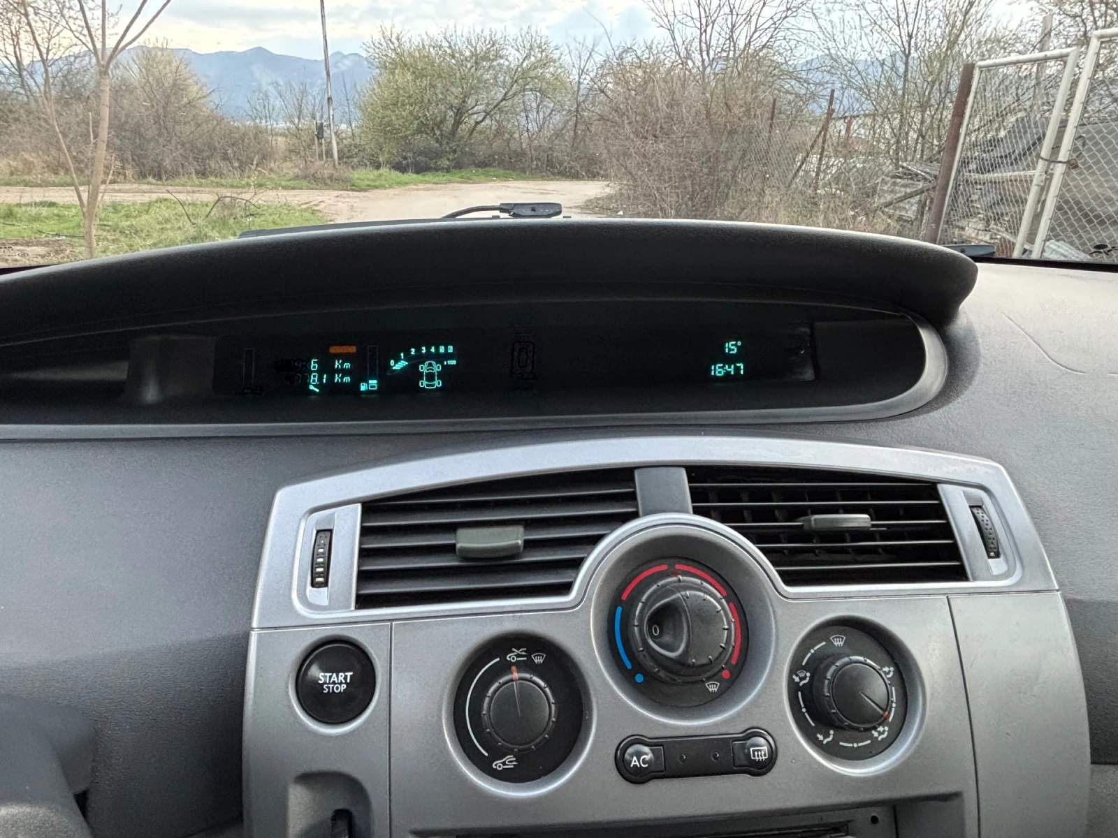 Renault Scenic 1.5 DCI Климатик/Италия/191 Хил км | Mobile.bg — изображение 15