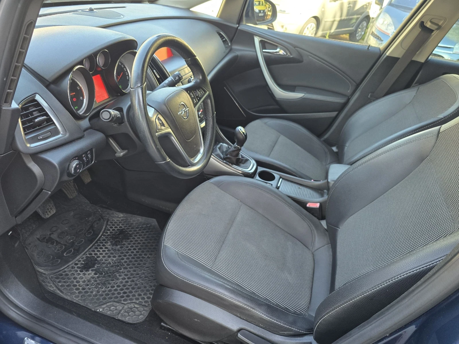 Opel Astra 1.7 CDTI 110CV EcoFLEX Cosmo - изображение 10