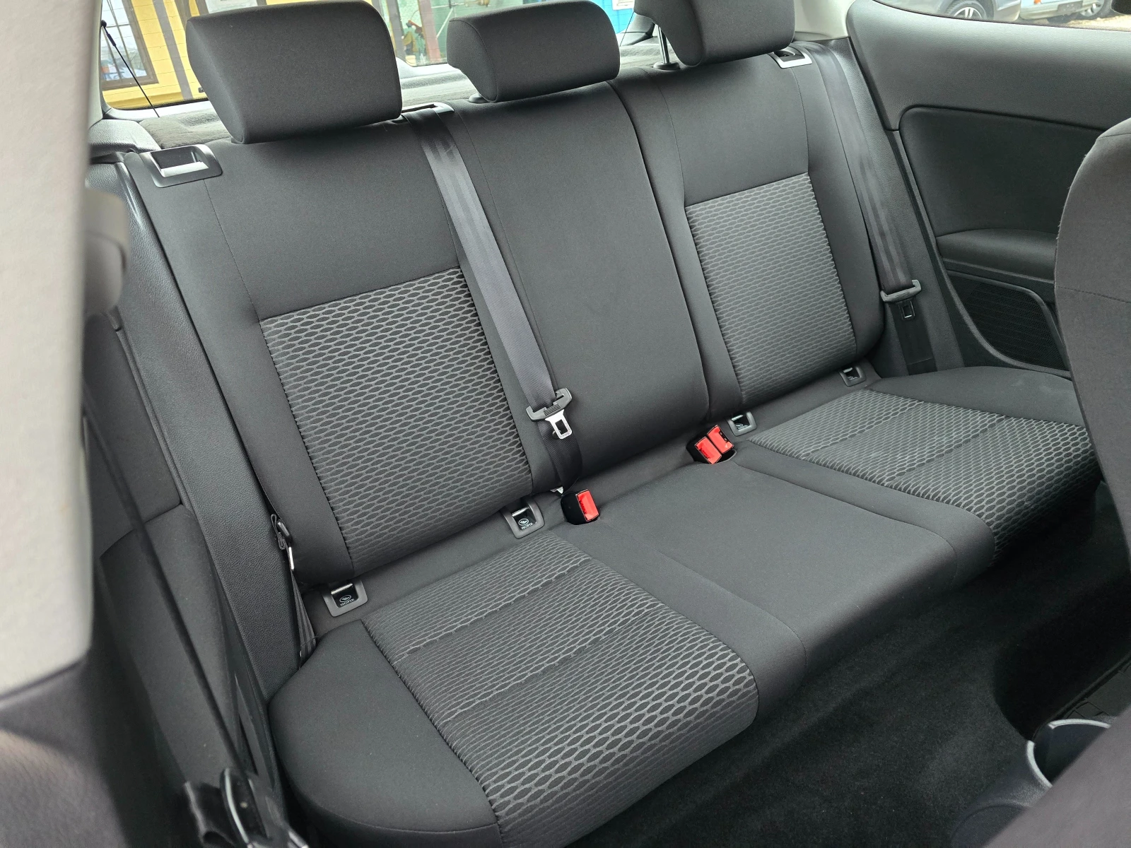 VW Golf 1.6TDI 90�� ! ! �������� | Mobile.bg � ����������� 12