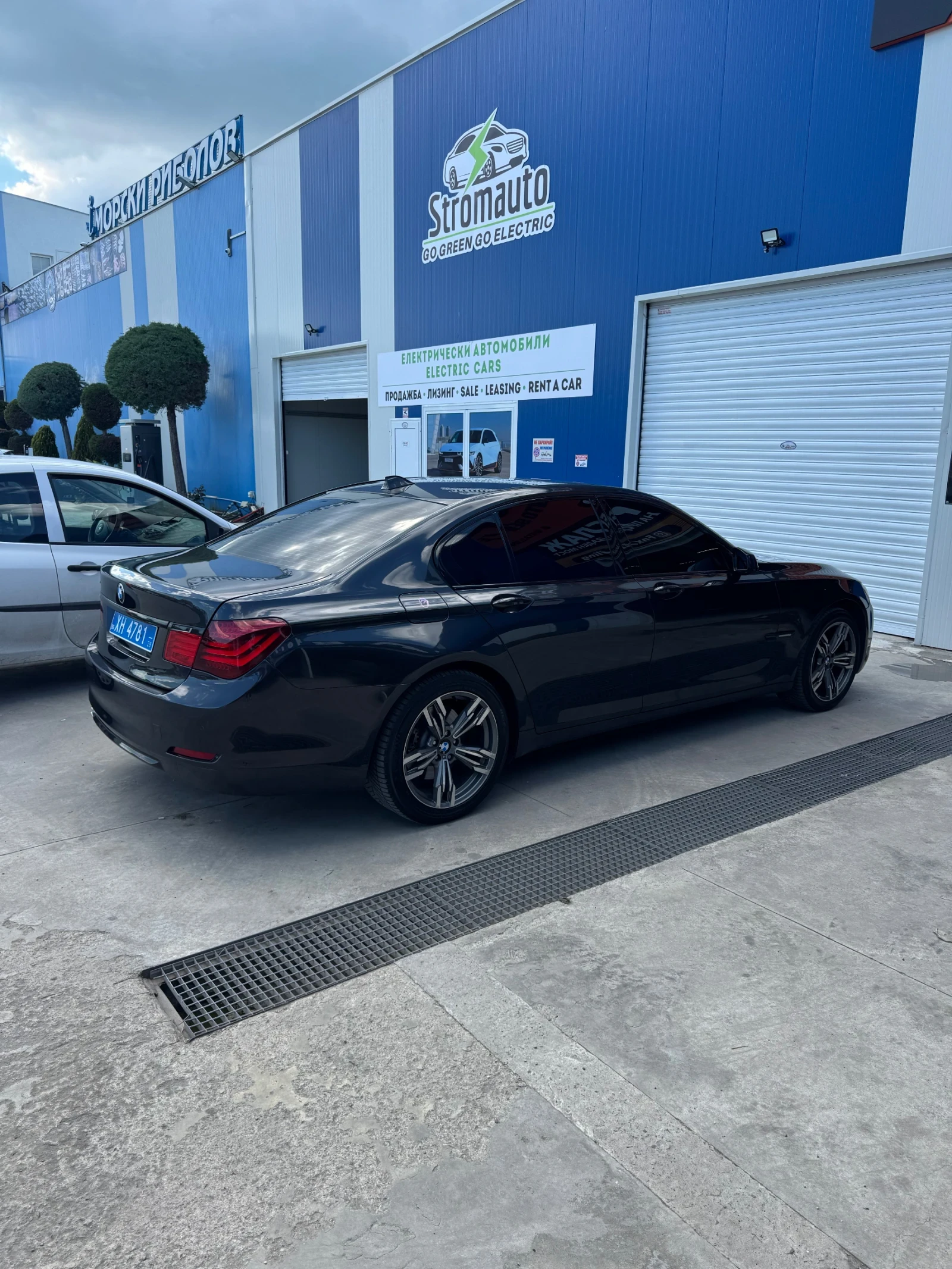 BMW 730 Head-up. Завиващ мост. Вакуум врати. Рекаро, снимка 3 - Автомобили и джипове - 54132262