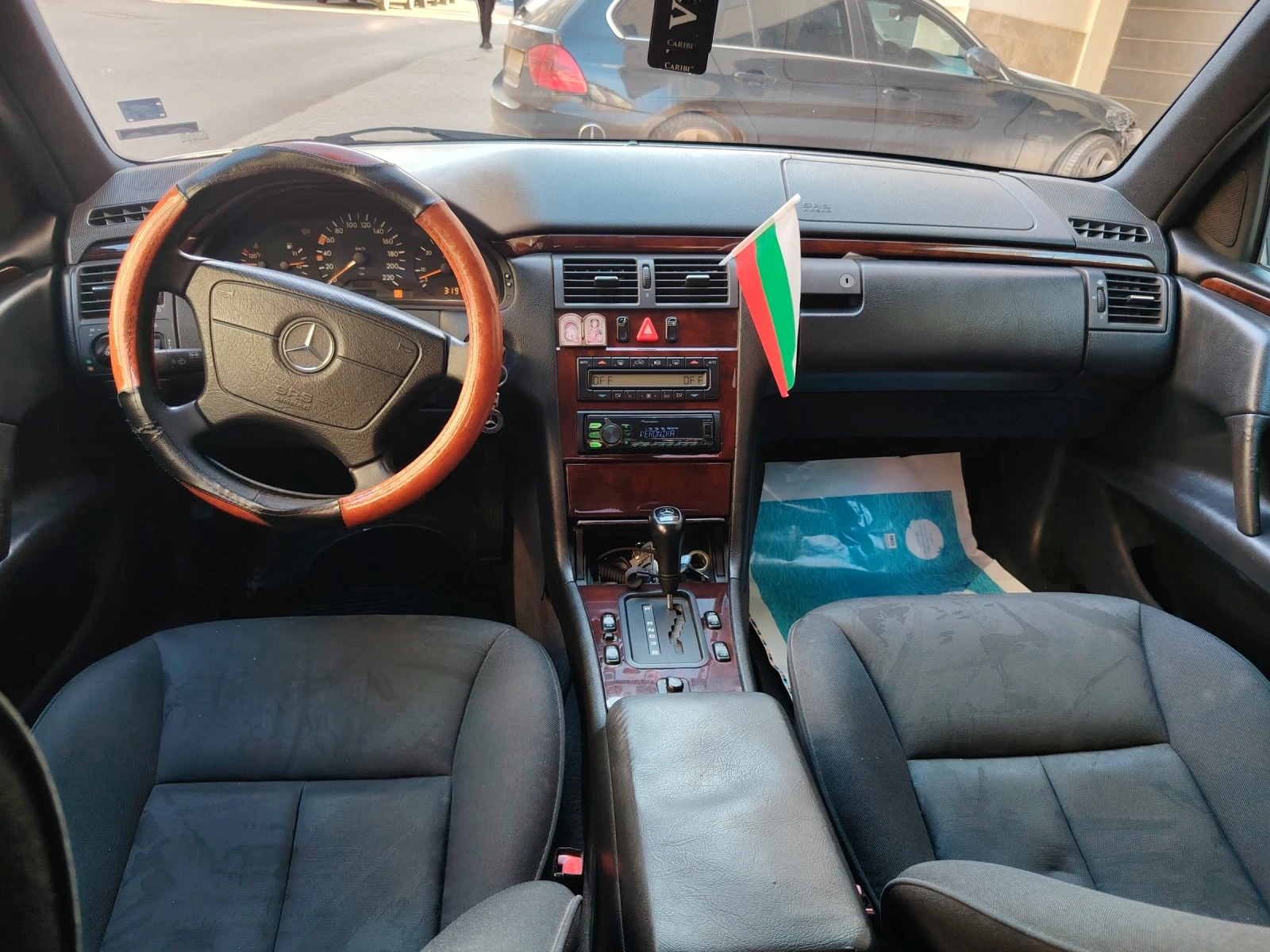 Mercedes-Benz E 250, снимка 5 - Автомобили и джипове - 53771175