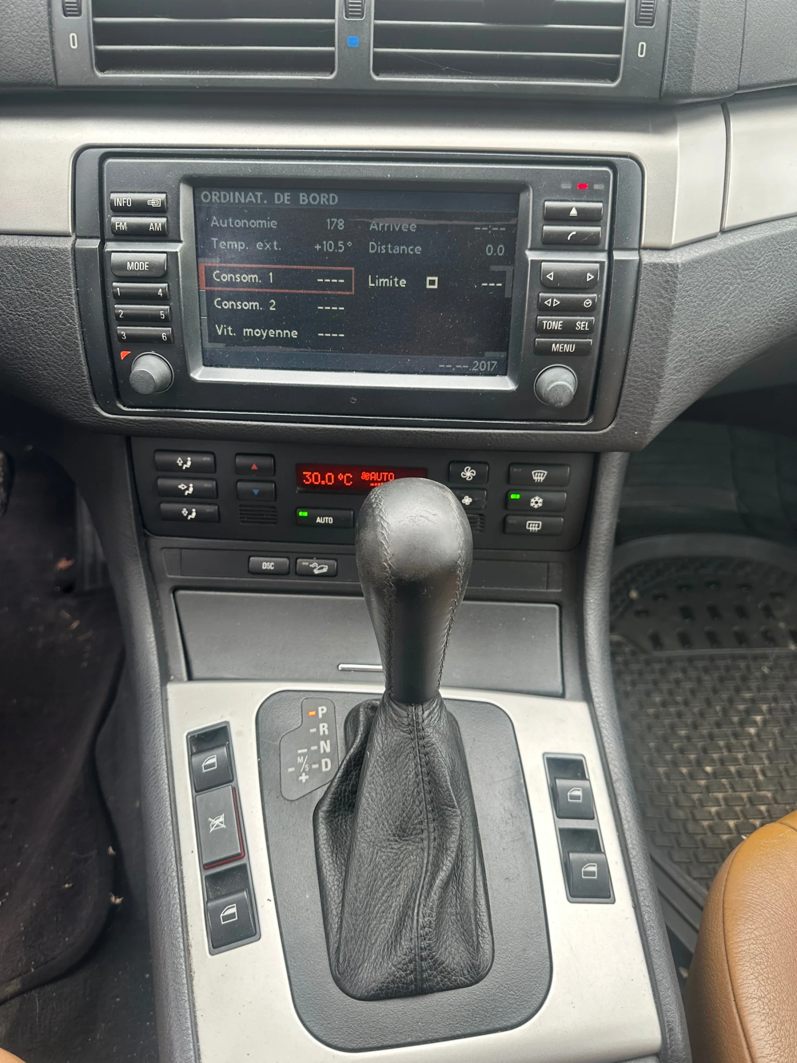 BMW 330, снимка 9 - Автомобили и джипове - 54186866