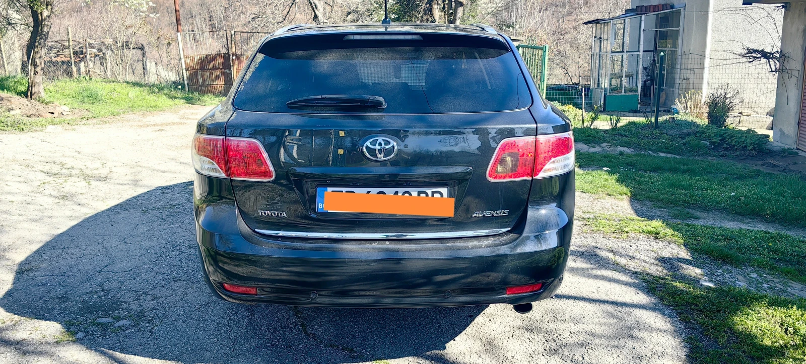 Toyota Avensis 2.0, снимка 2 - Автомобили и джипове - 54193383
