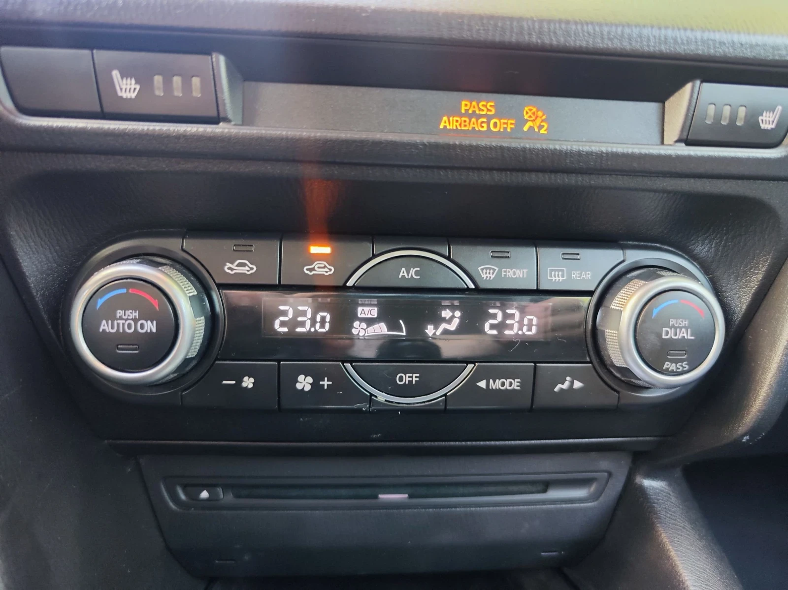 Mazda 3 Skaiaktiv , снимка 9 - Автомобили и джипове - 54949440