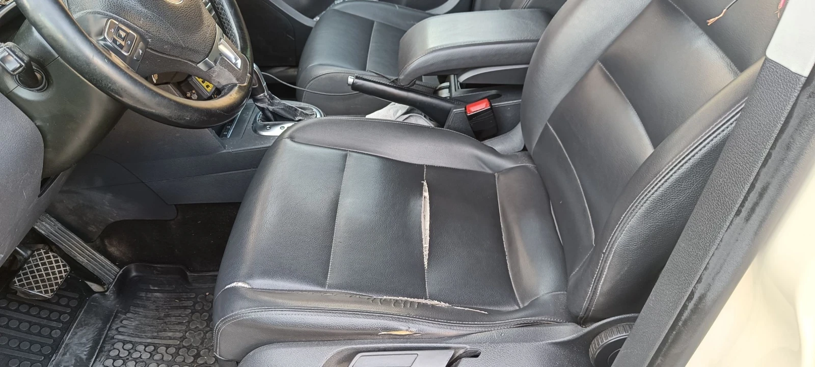 VW Touran, снимка 3 - Автомобили и джипове - 54346576