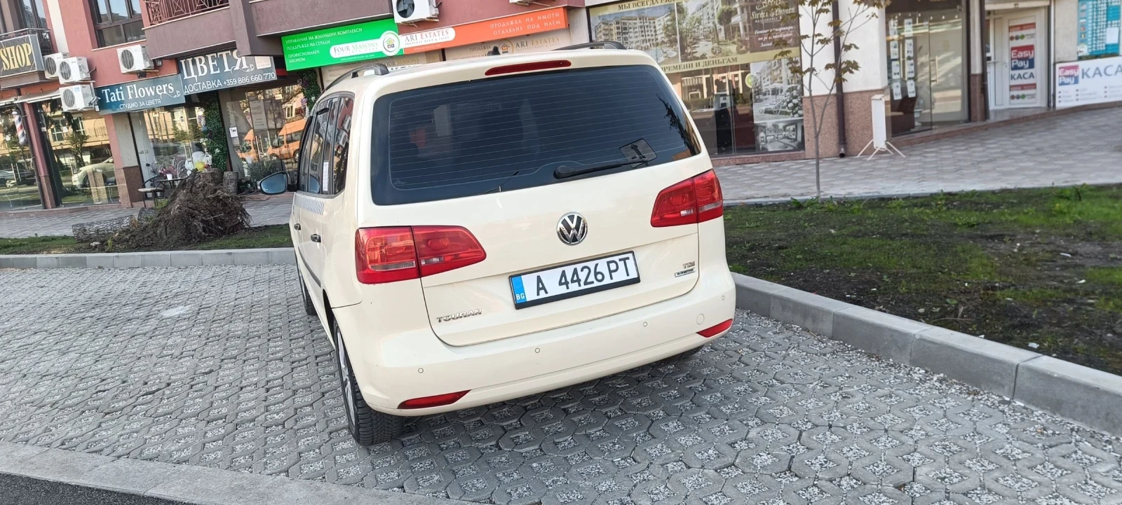 VW Touran, снимка 7 - Автомобили и джипове - 54346576