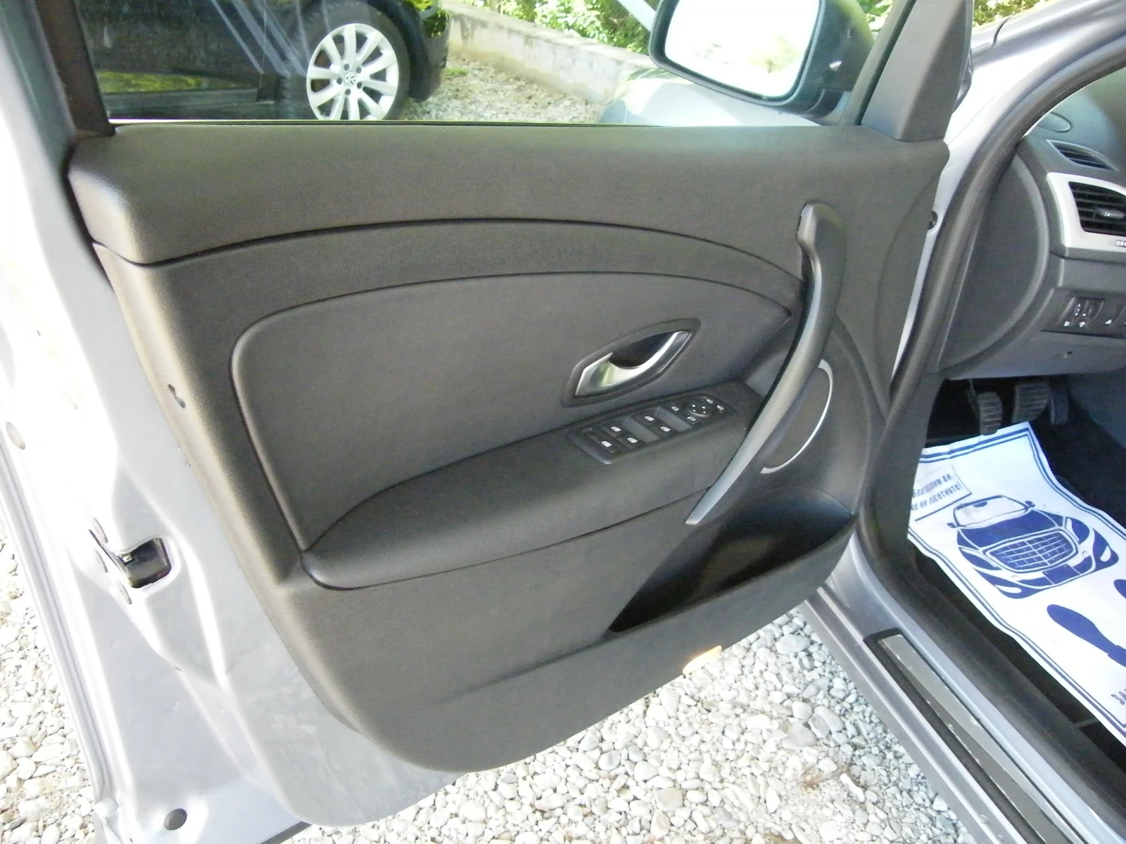 Renault Megane 1.5 TDCI, снимка 7 - Автомобили и джипове - 54414605