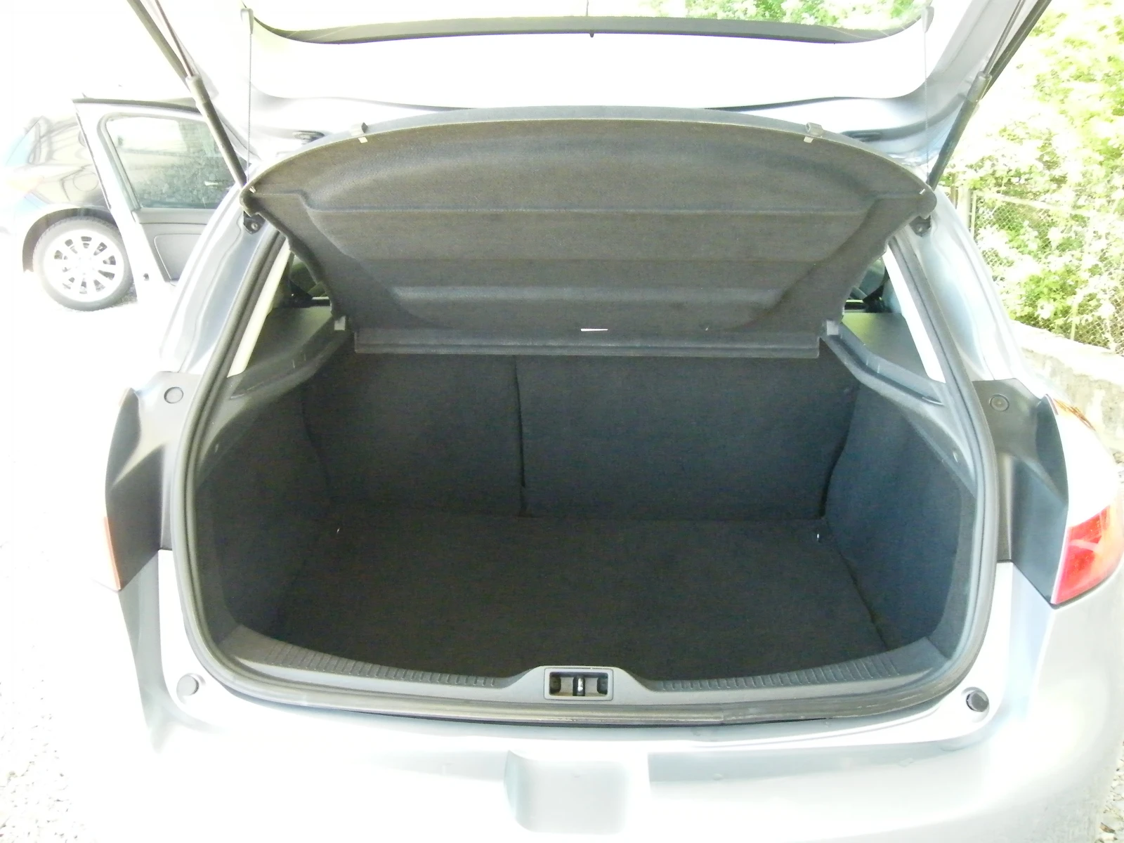 Renault Megane 1.5 TDCI, снимка 10 - Автомобили и джипове - 54414605