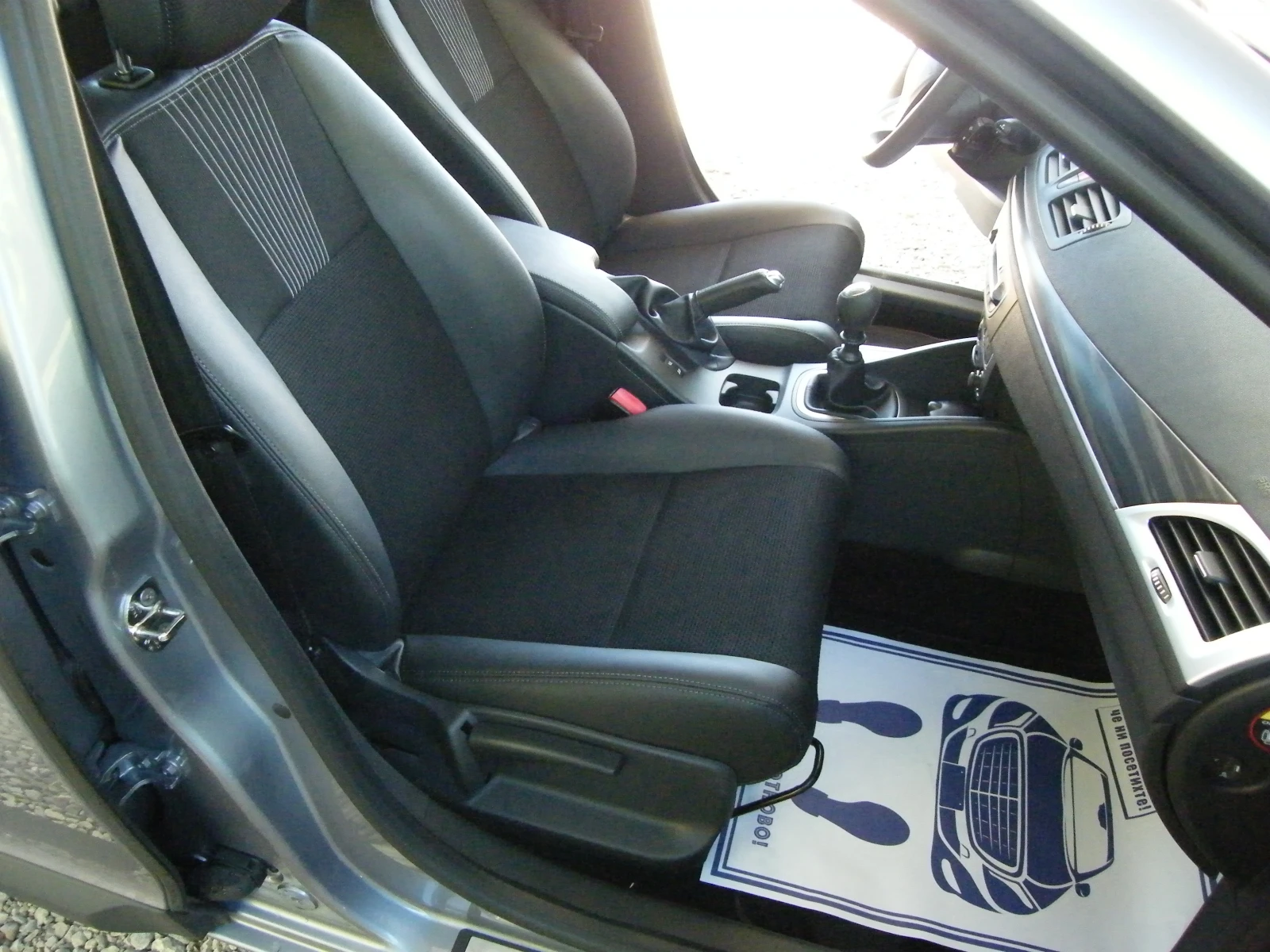 Renault Megane 1.5 TDCI, снимка 13 - Автомобили и джипове - 54414605