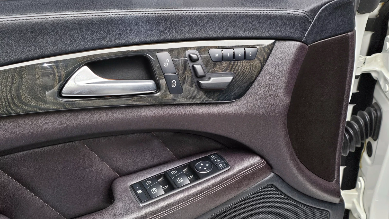 Mercedes-Benz CLS 350 3.5 V6, Подгрев, Обдухване, Задна кам., Шибидах, снимка 16 - Автомобили и джипове - 54606064