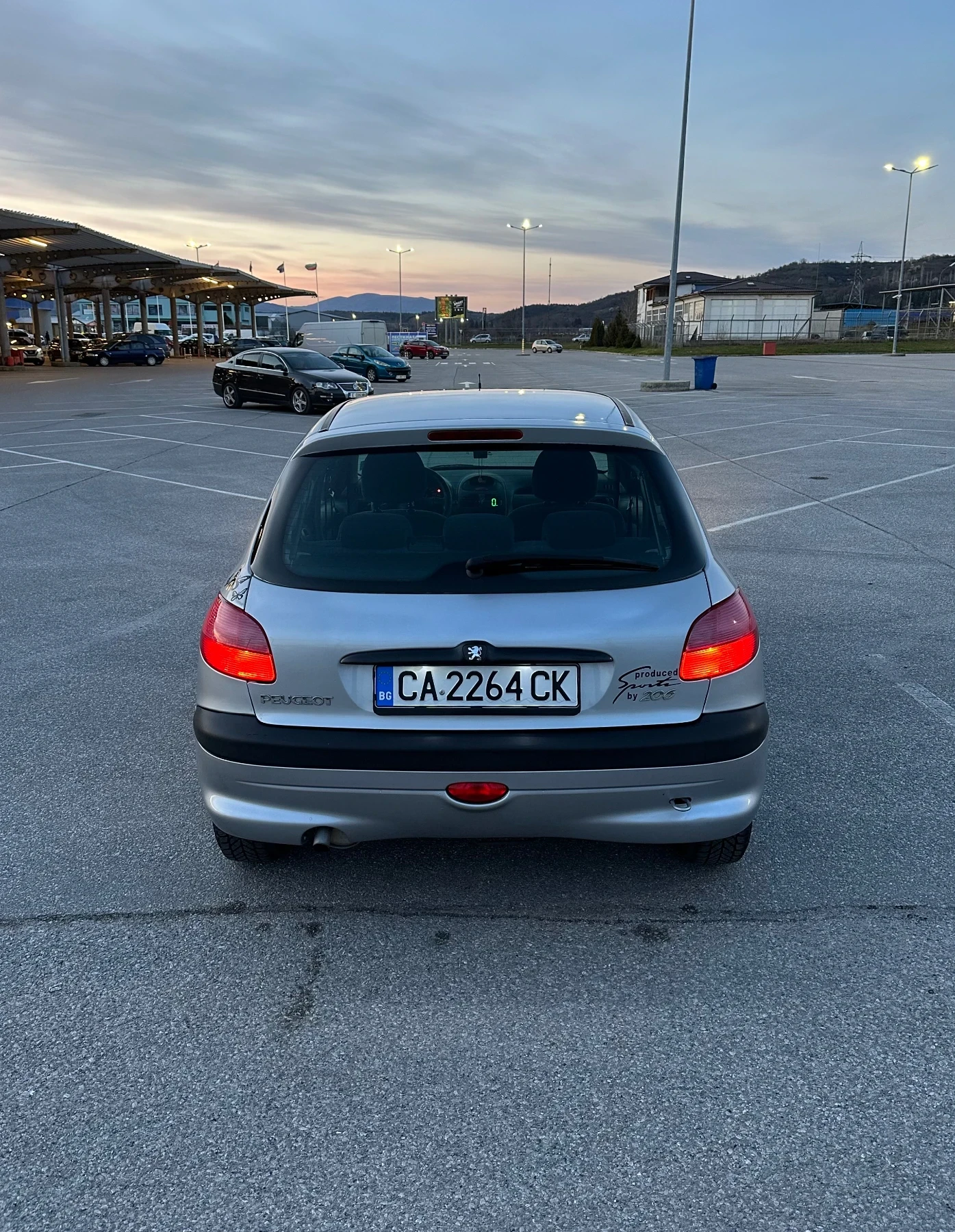 Peugeot 206 1100, снимка 2 - Автомобили и джипове - 54617944
