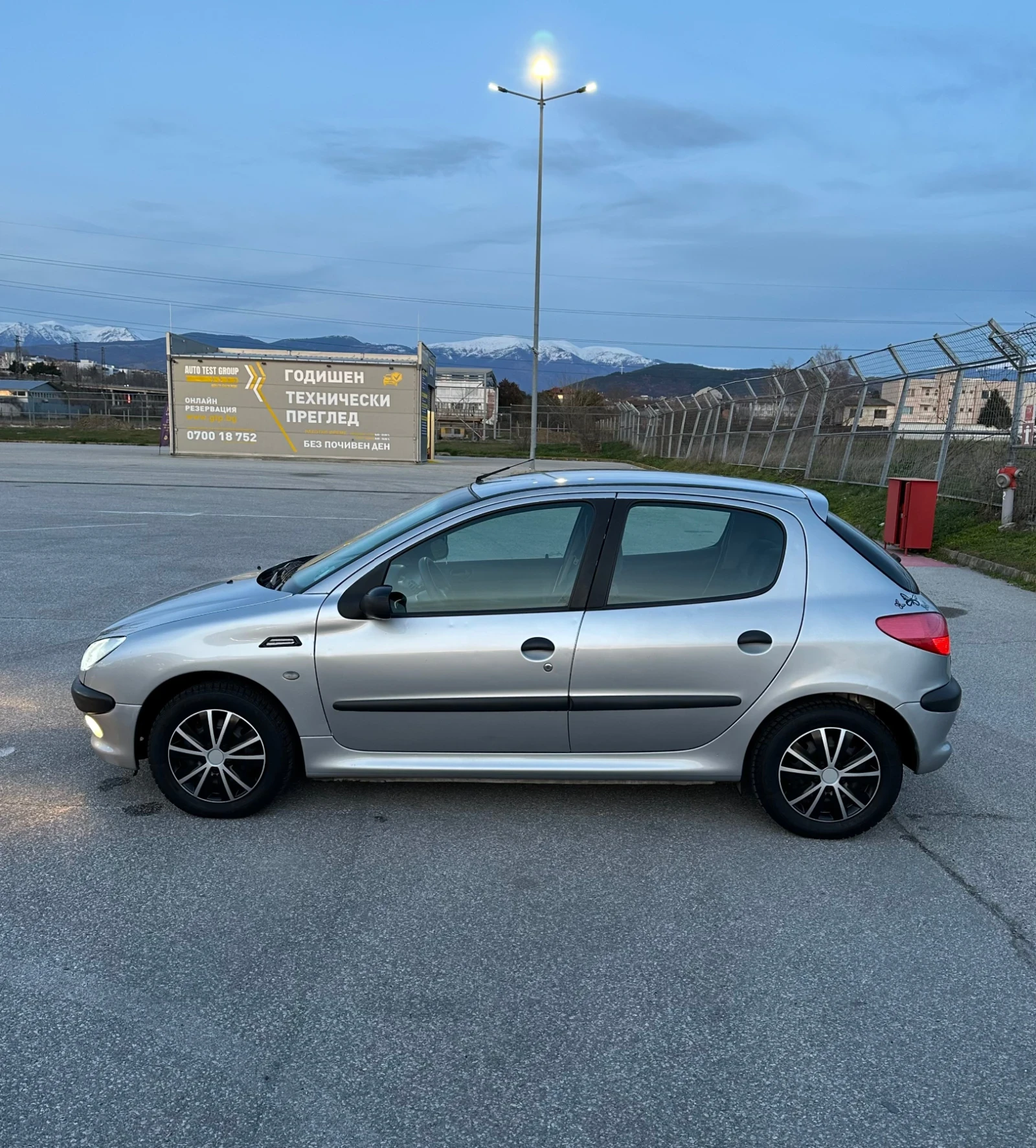 Peugeot 206 1100, снимка 3 - Автомобили и джипове - 54617944