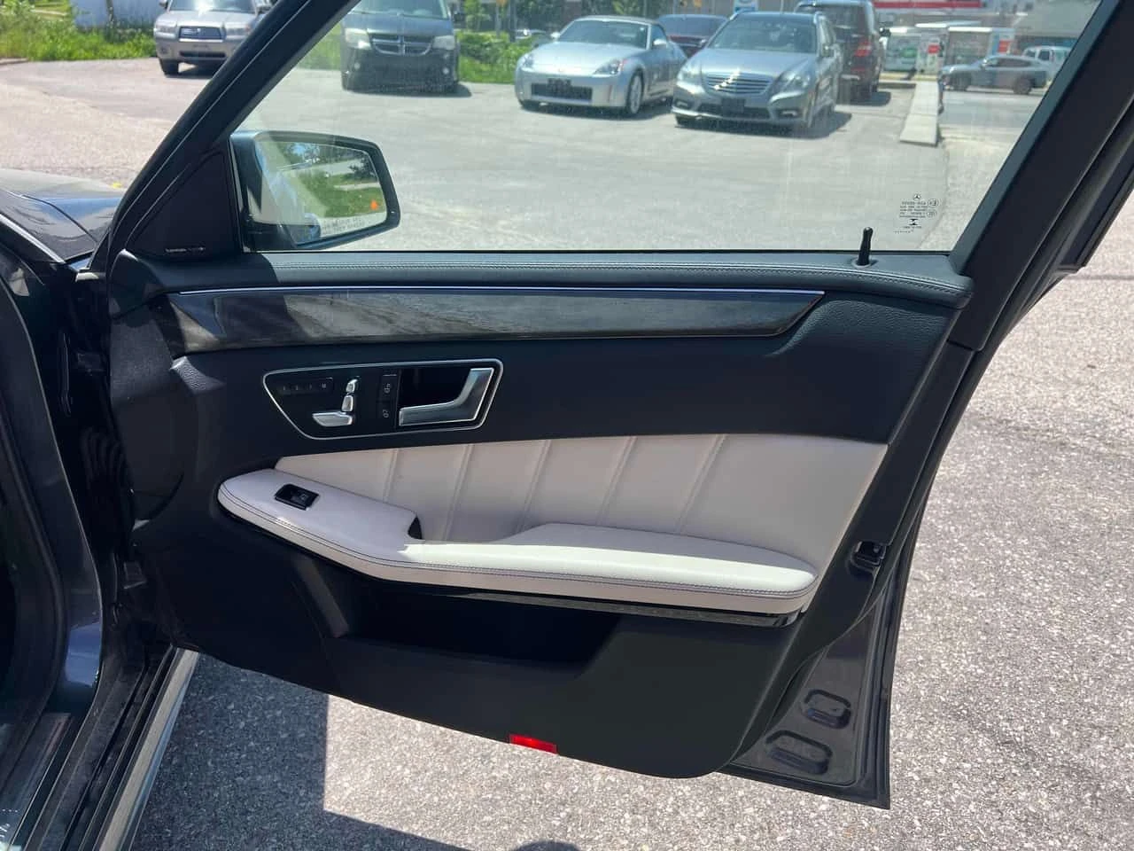Mercedes-Benz E 350 * АВТОКРЕДИТ БЕЗ ПЪРВОНАЧАЛНА ВНОСКА* , снимка 17 - Автомобили и джипове - 54829171
