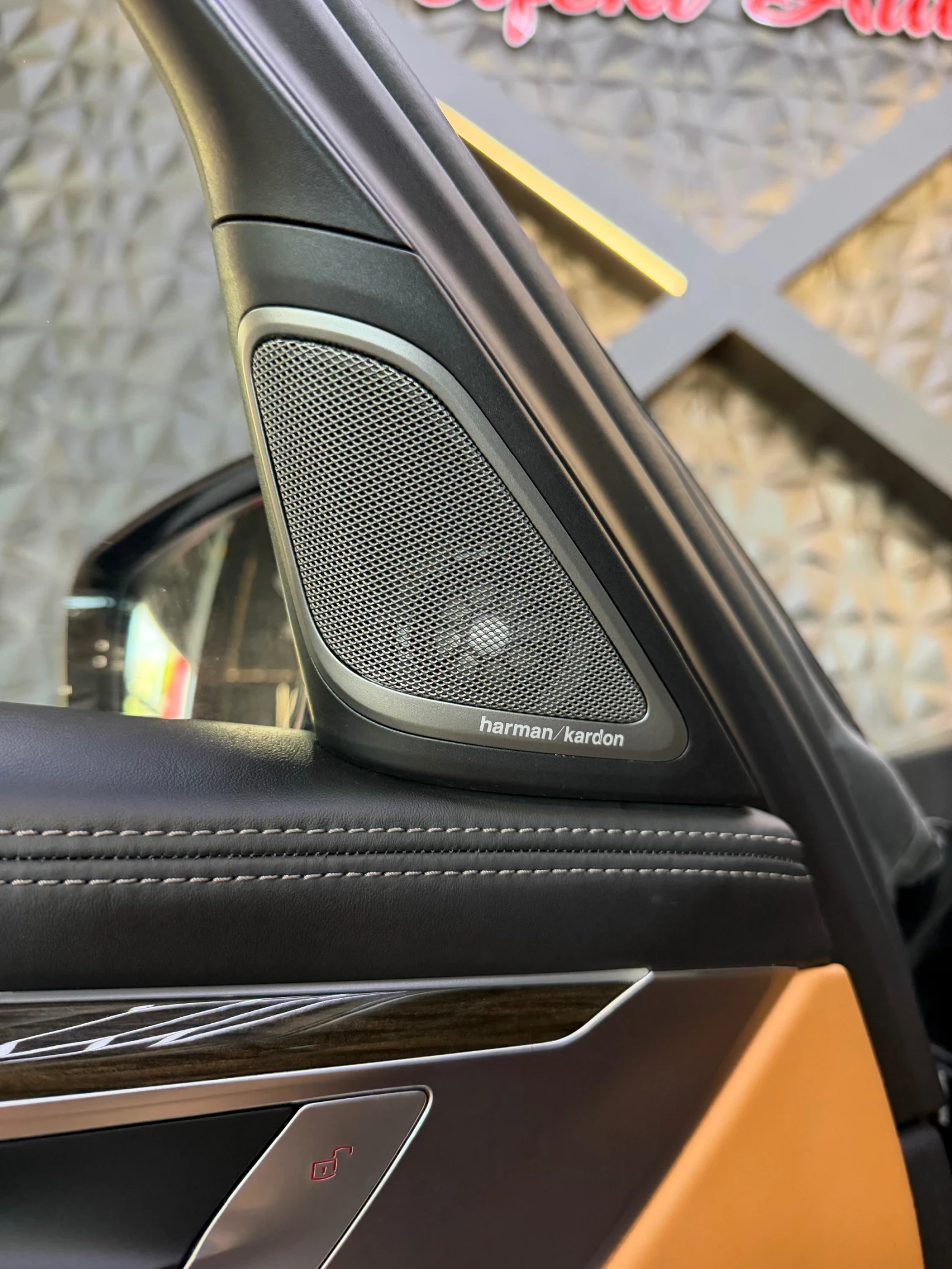 BMW 750 i xDrive * FULL Екстри * HARMAN/KARDON * HEAD UP *, снимка 16 - Автомобили и джипове - 54867884