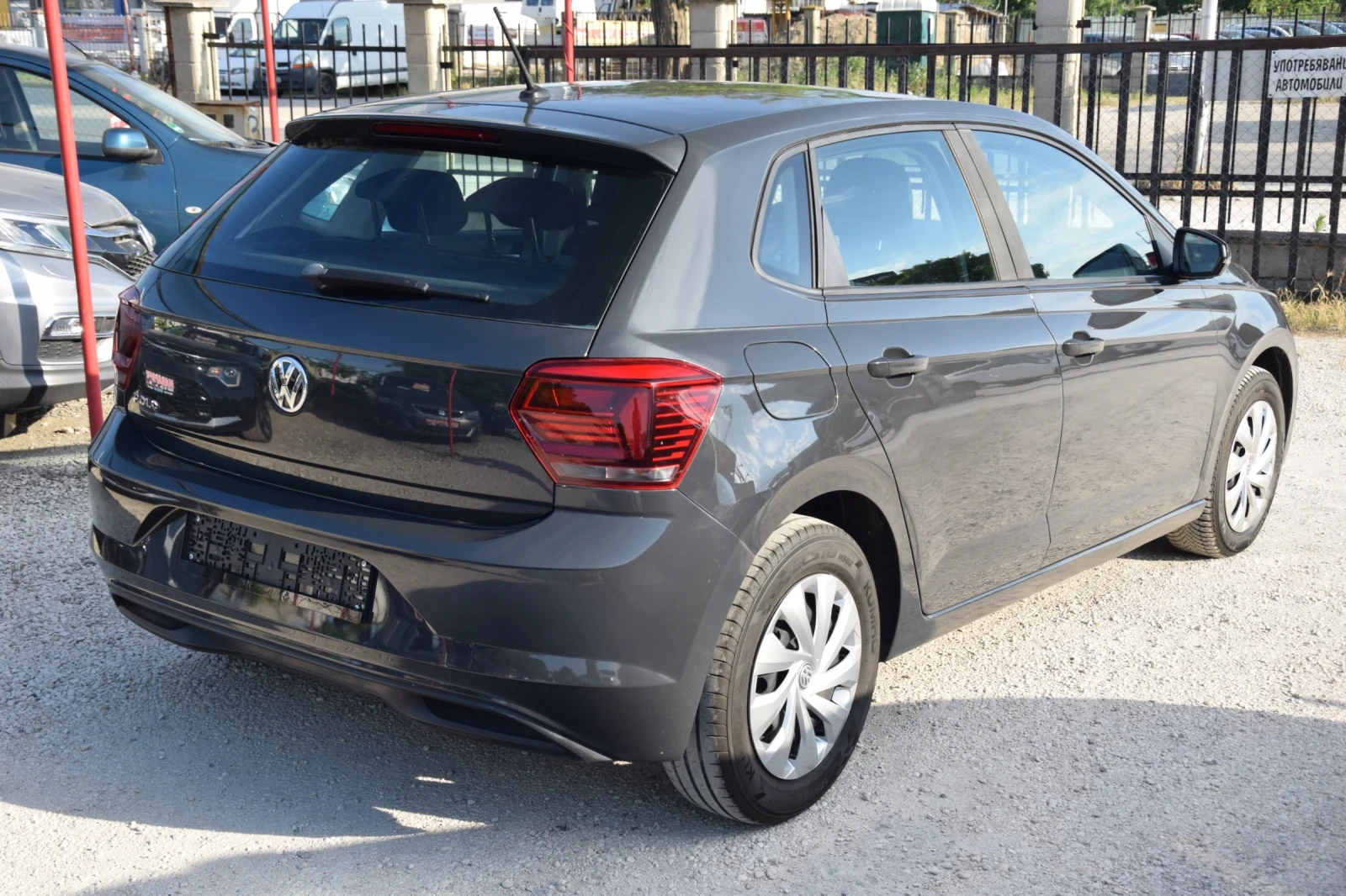 VW Polo 1.6 TDI, снимка 7 - Автомобили и джипове - 55052154