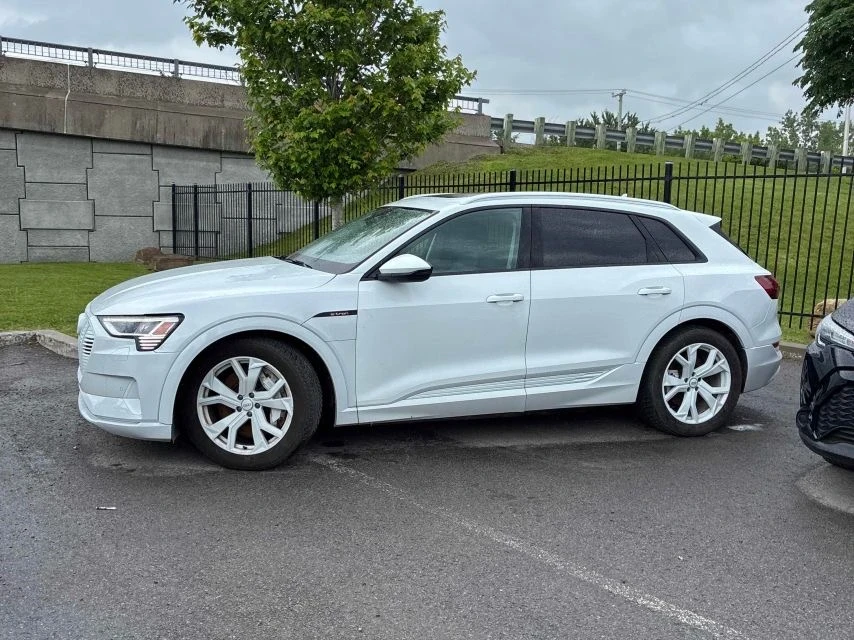 Audi E-Tron Progressiv* Pano* Back cam* Подгрев* , снимка 3 - Автомобили и джипове - 55104241