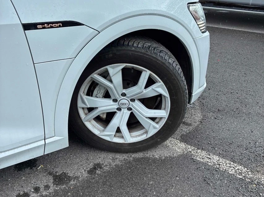 Audi E-Tron Progressiv* Pano* Back cam* Подгрев* , снимка 6 - Автомобили и джипове - 55104241
