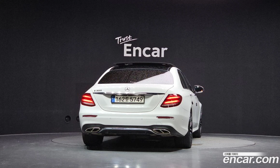 Mercedes-Benz E 300 E300 AMG Line, снимка 4 - Автомобили и джипове - 55697224