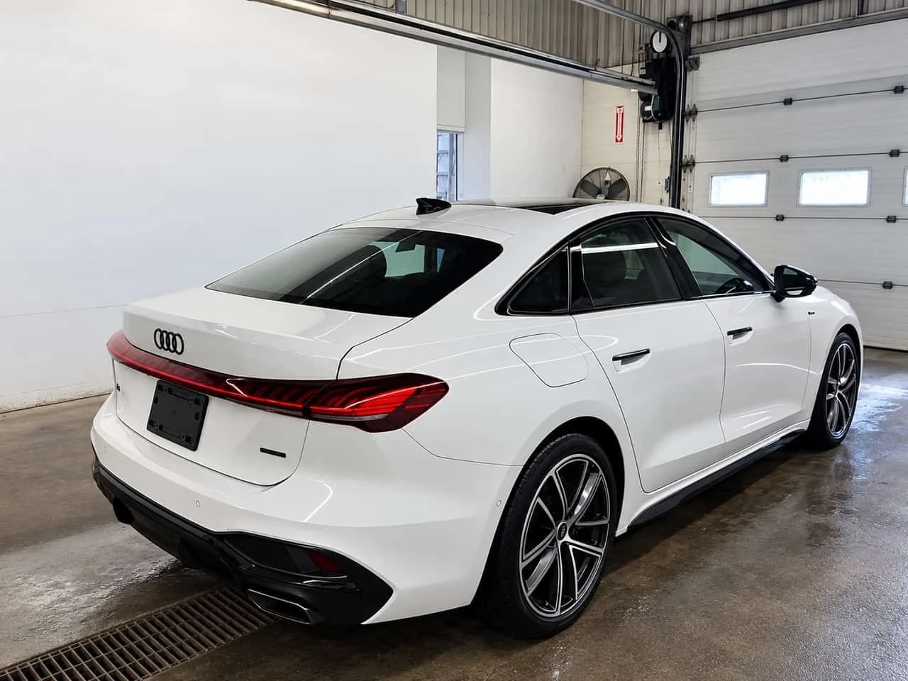 Audi A5 * Progressiv * CARFAX * БЕЗ ПЪРВОНАЧАЛНА ВНОСКА, снимка 2 - Автомобили и джипове - 56168862