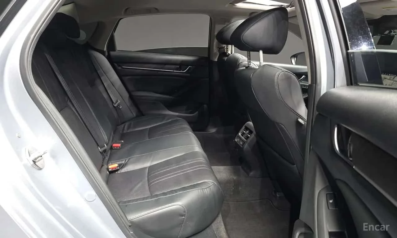 Honda Accord * 2.0 Hybrid Touring * 360 * Head up * , снимка 11 - Автомобили и джипове - 56310585