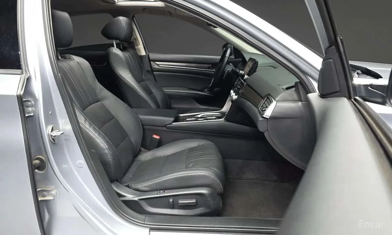Honda Accord * 2.0 Hybrid Touring * 360 * Head up * , снимка 10 - Автомобили и джипове - 56310585