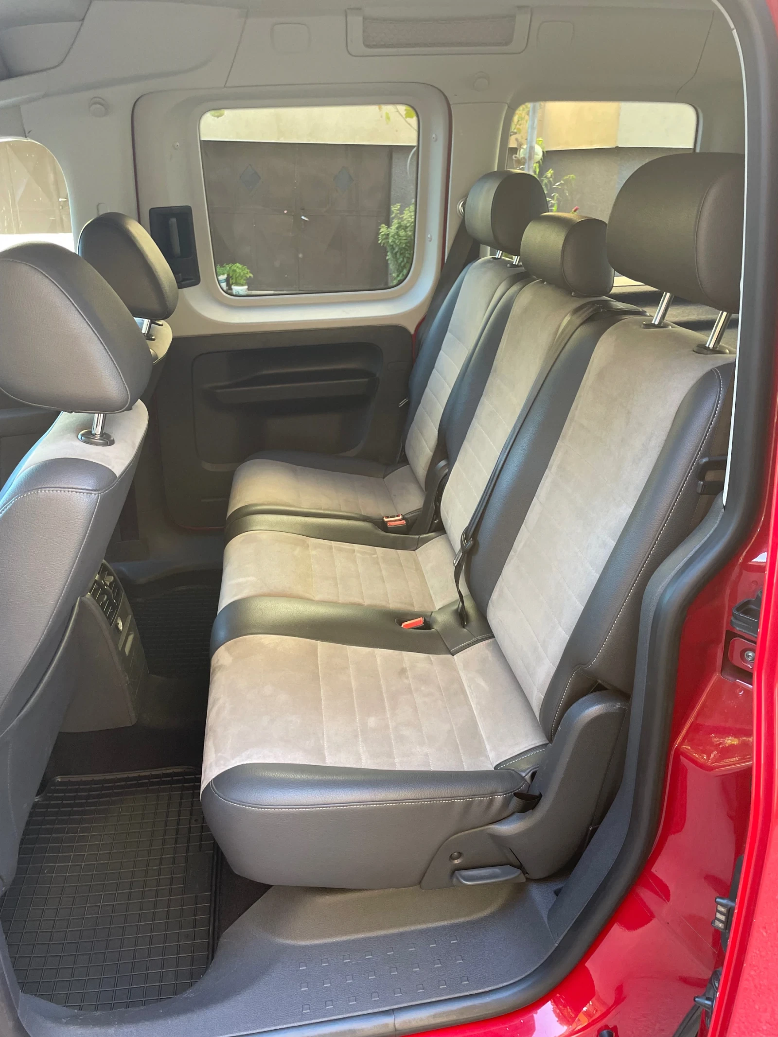 VW Caddy 30 edition, снимка 8 - Автомобили и джипове - 56346907