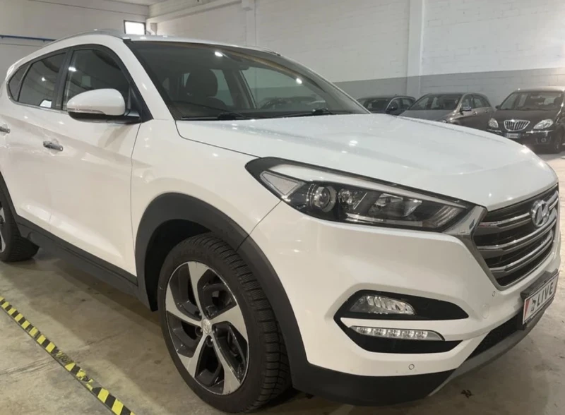 Hyundai Tucson 1.7CRDi Xpossible DCT, снимка 3 - Автомобили и джипове - 48375834