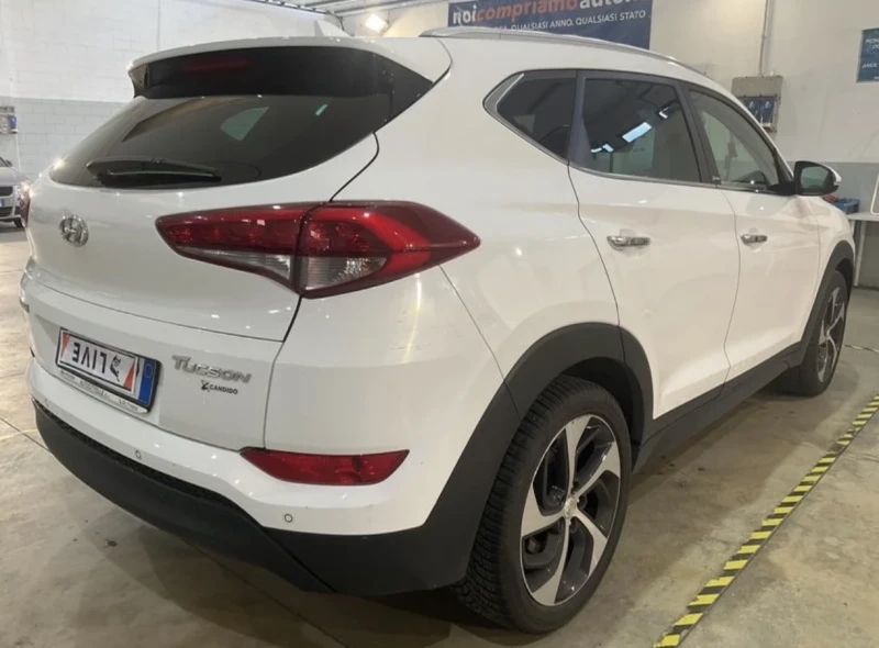 Hyundai Tucson 1.7CRDi Xpossible DCT, снимка 15 - Автомобили и джипове - 48375834