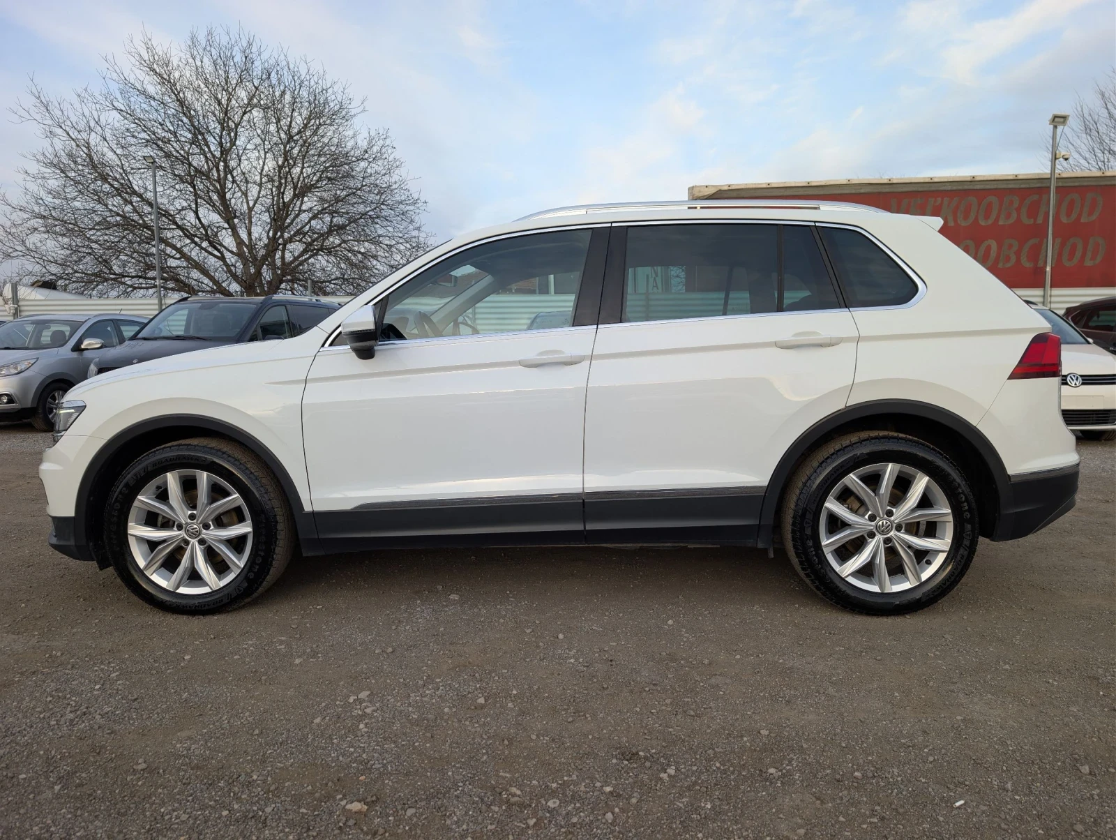 VW Tiguan 2.0TDI* DIGITAL* LED* 150хил.км, снимка 4 - Автомобили и джипове - 53757793