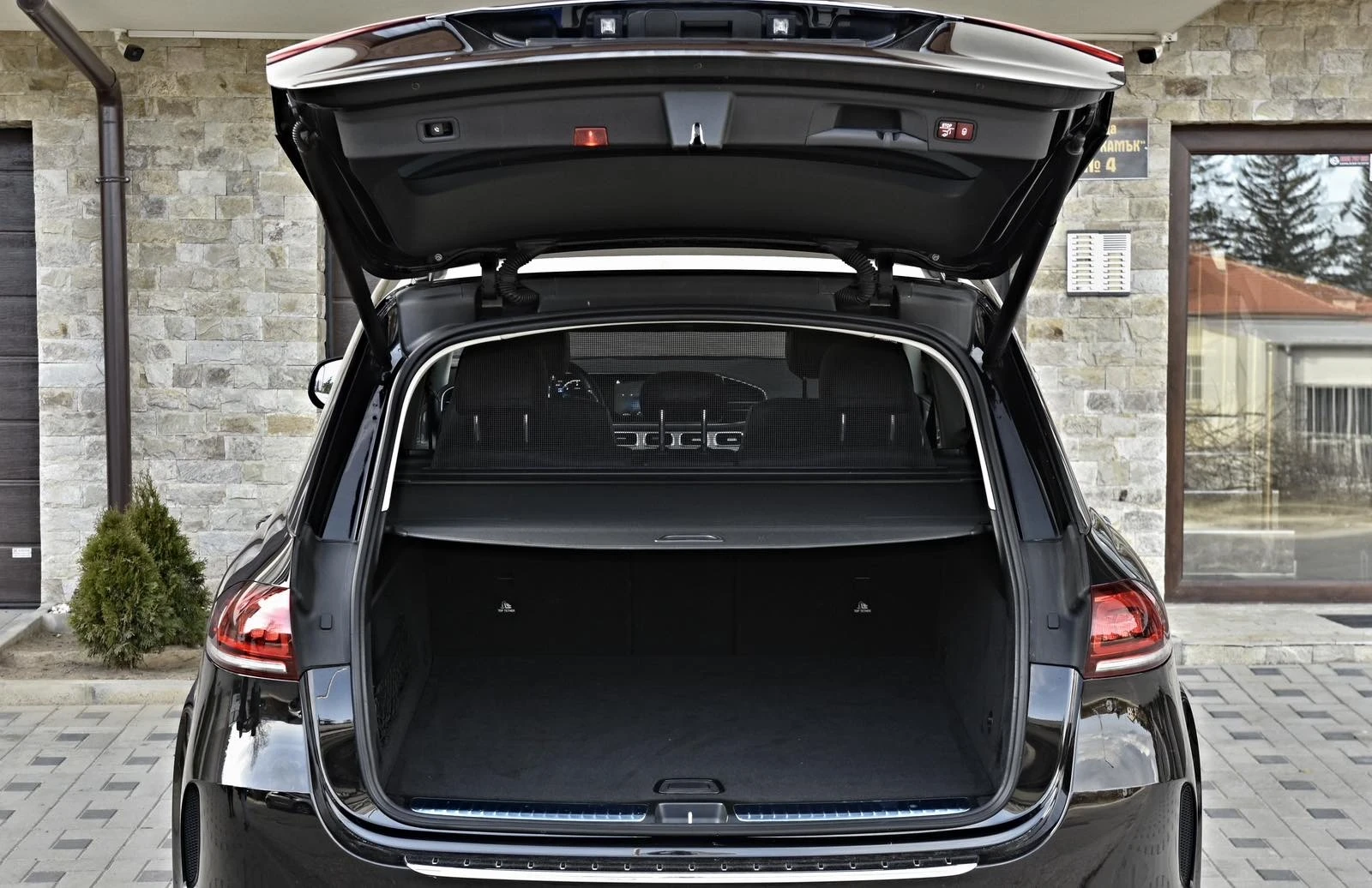 Mercedes-Benz GLE 350, снимка 8 - Автомобили и джипове - 53846301