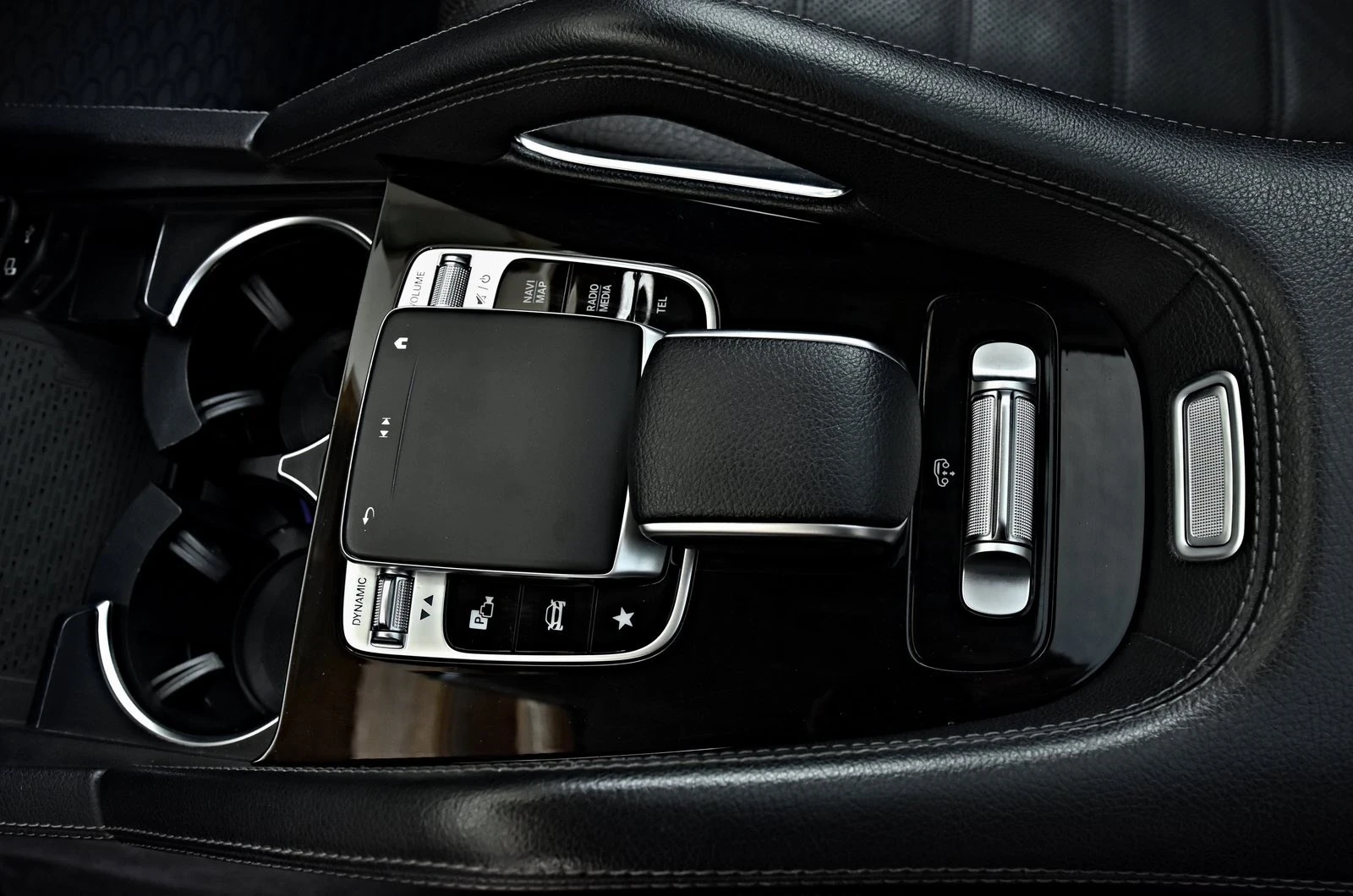 Mercedes-Benz GLE 350, снимка 9 - Автомобили и джипове - 53846301