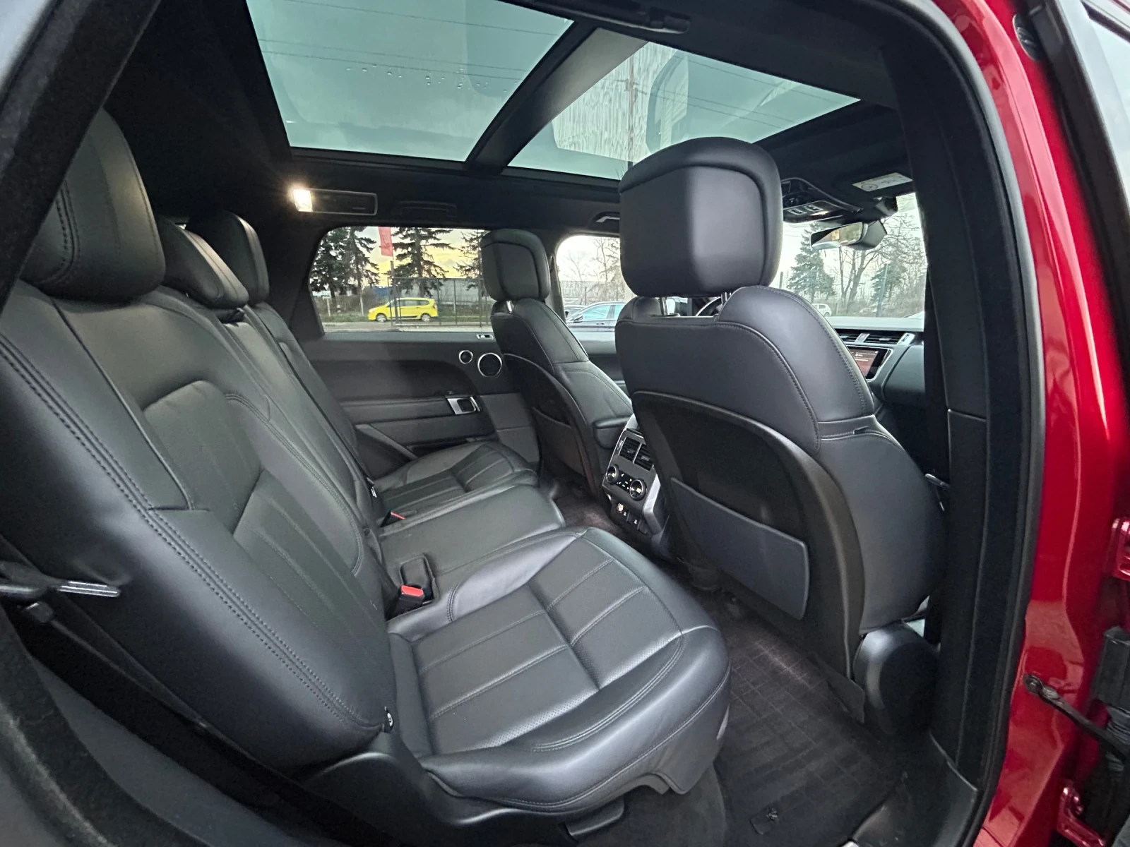 Land Rover Range Rover Sport 3.0D/306H.P.* DYNAMIC HSE* 90 000KM* , снимка 15 - Автомобили и джипове - 53964040