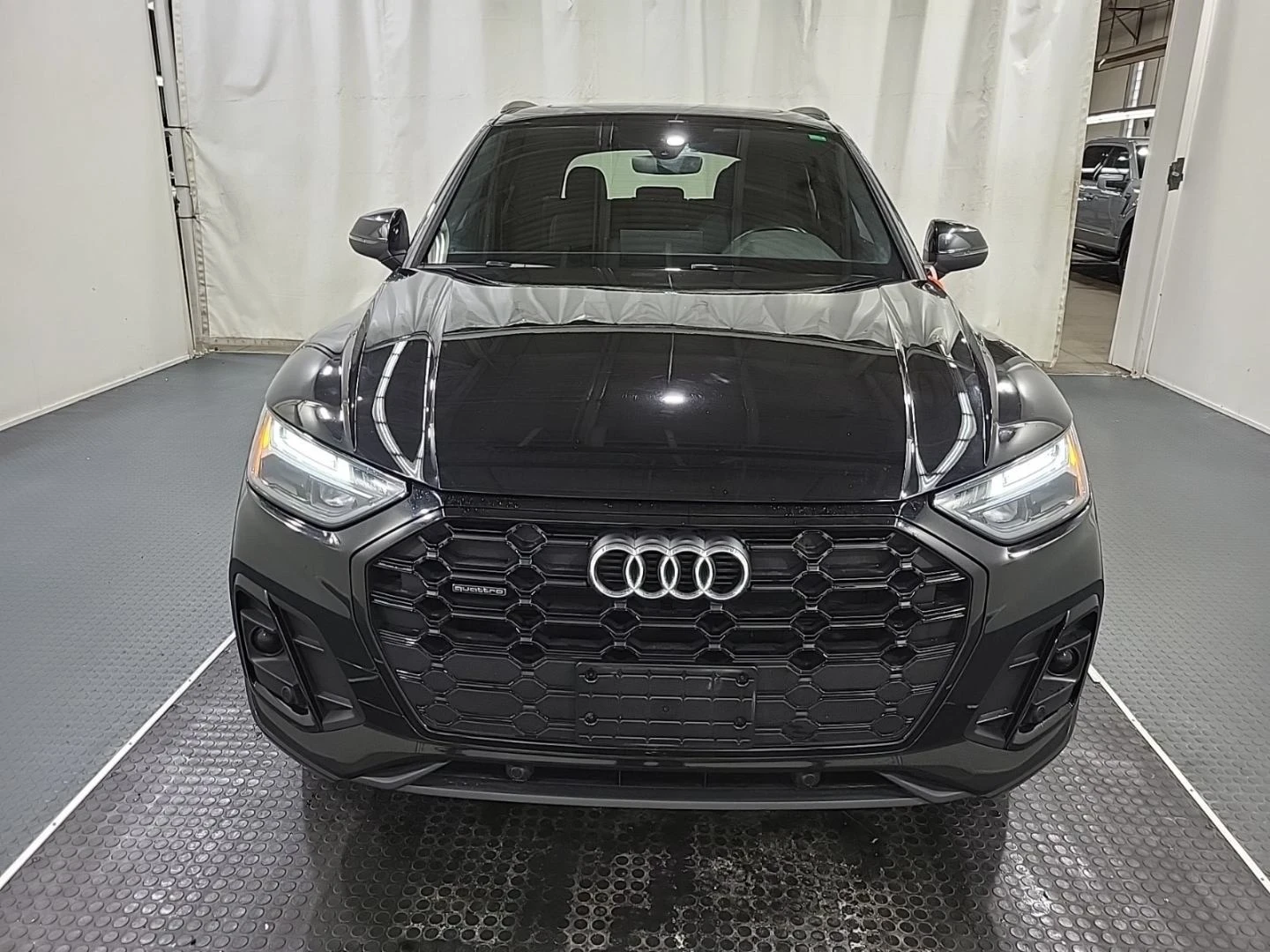 Audi Q5 Progressiv S-line* Pan/Roof* Apple carplay* Keyles, снимка 2 - Автомобили и джипове - 54073229