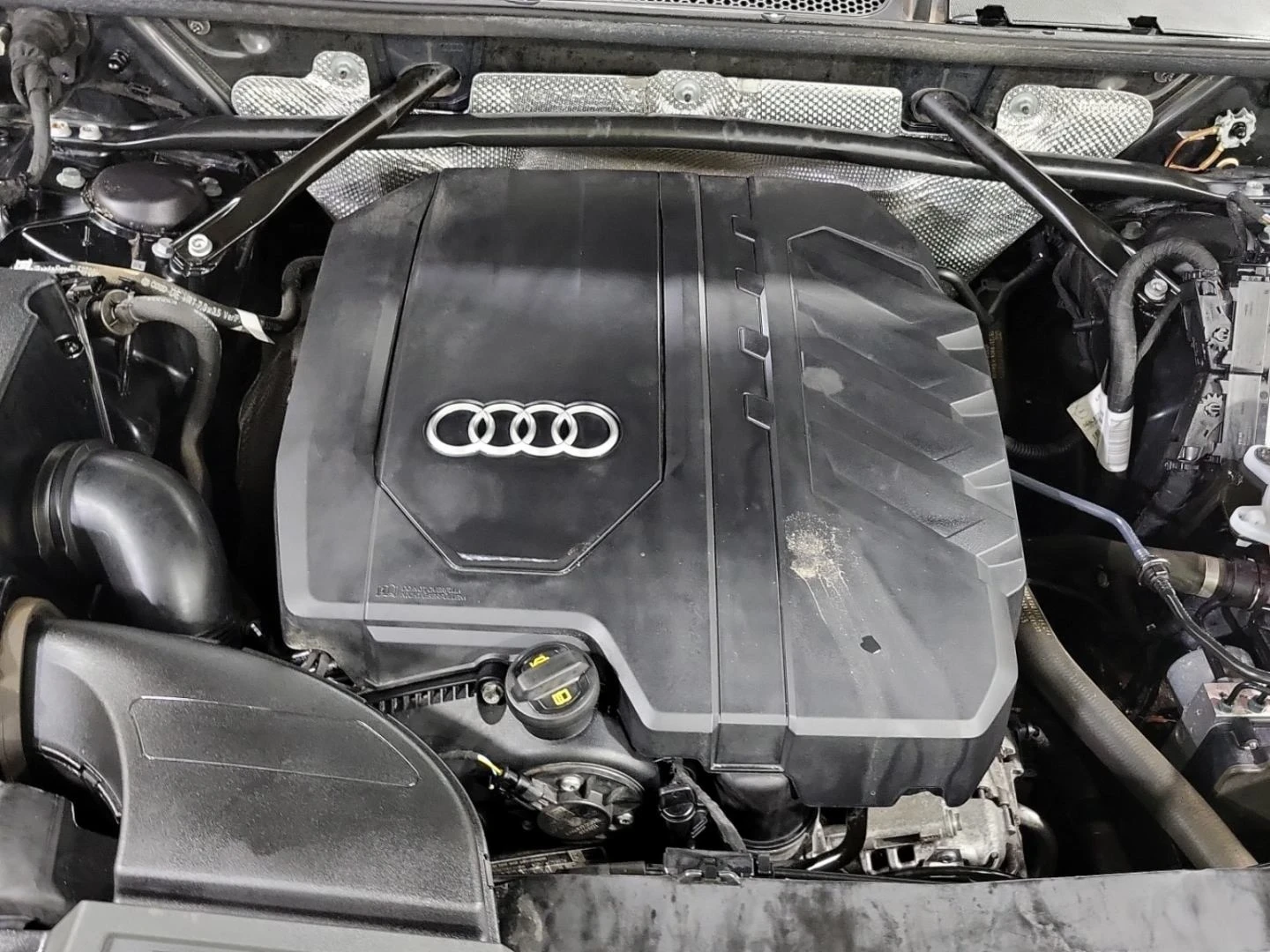 Audi Q5 Progressiv S-line* Pan/Roof* Apple carplay* Keyles, снимка 17 - Автомобили и джипове - 54073229