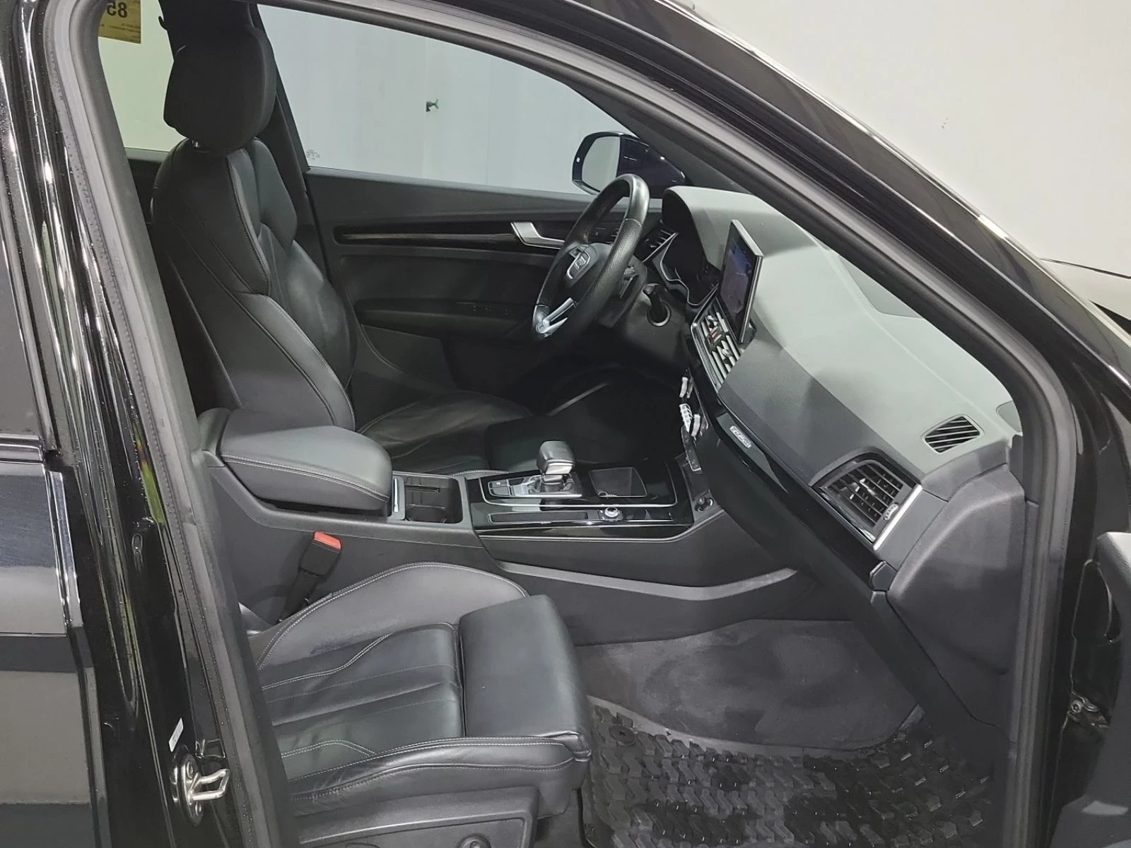 Audi Q5 Progressiv S-line* Pan/Roof* Apple carplay* Keyles, снимка 16 - Автомобили и джипове - 54073229