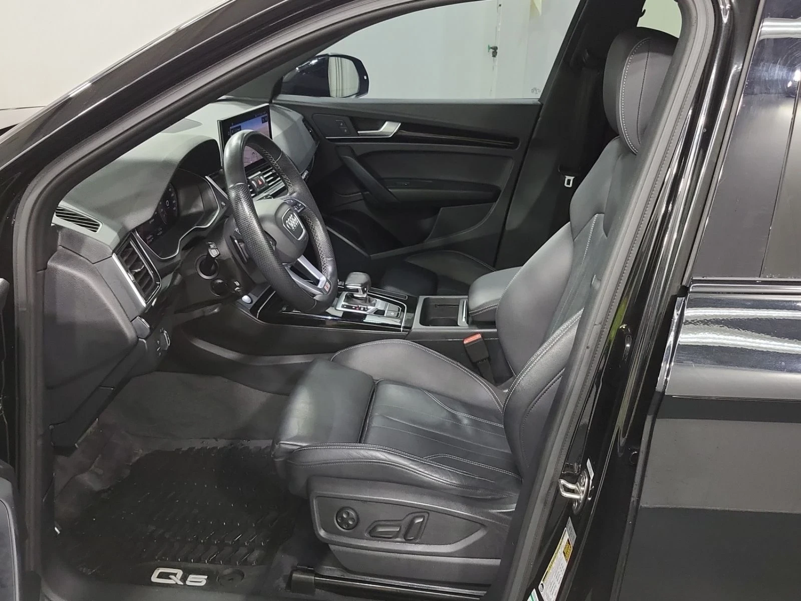 Audi Q5 Progressiv S-line* Pan/Roof* Apple carplay* Keyles, снимка 7 - Автомобили и джипове - 54073229