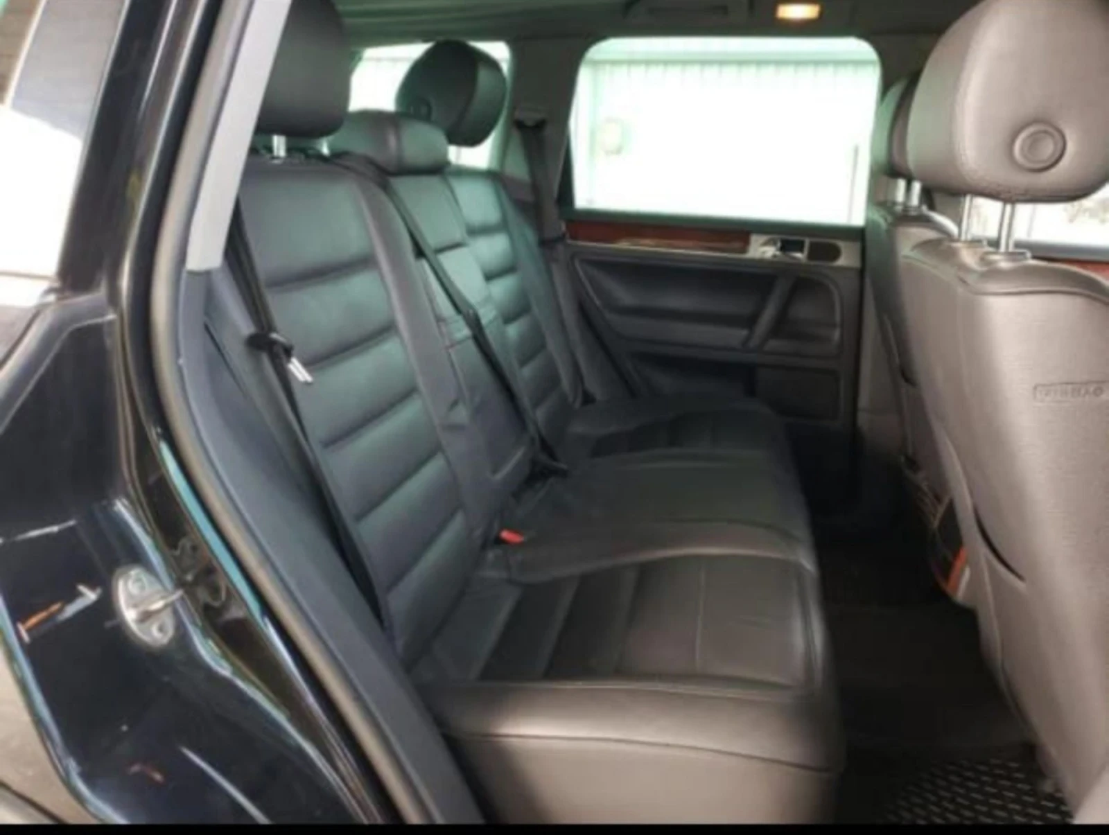 VW Touareg, снимка 3 - Автомобили и джипове - 54415386