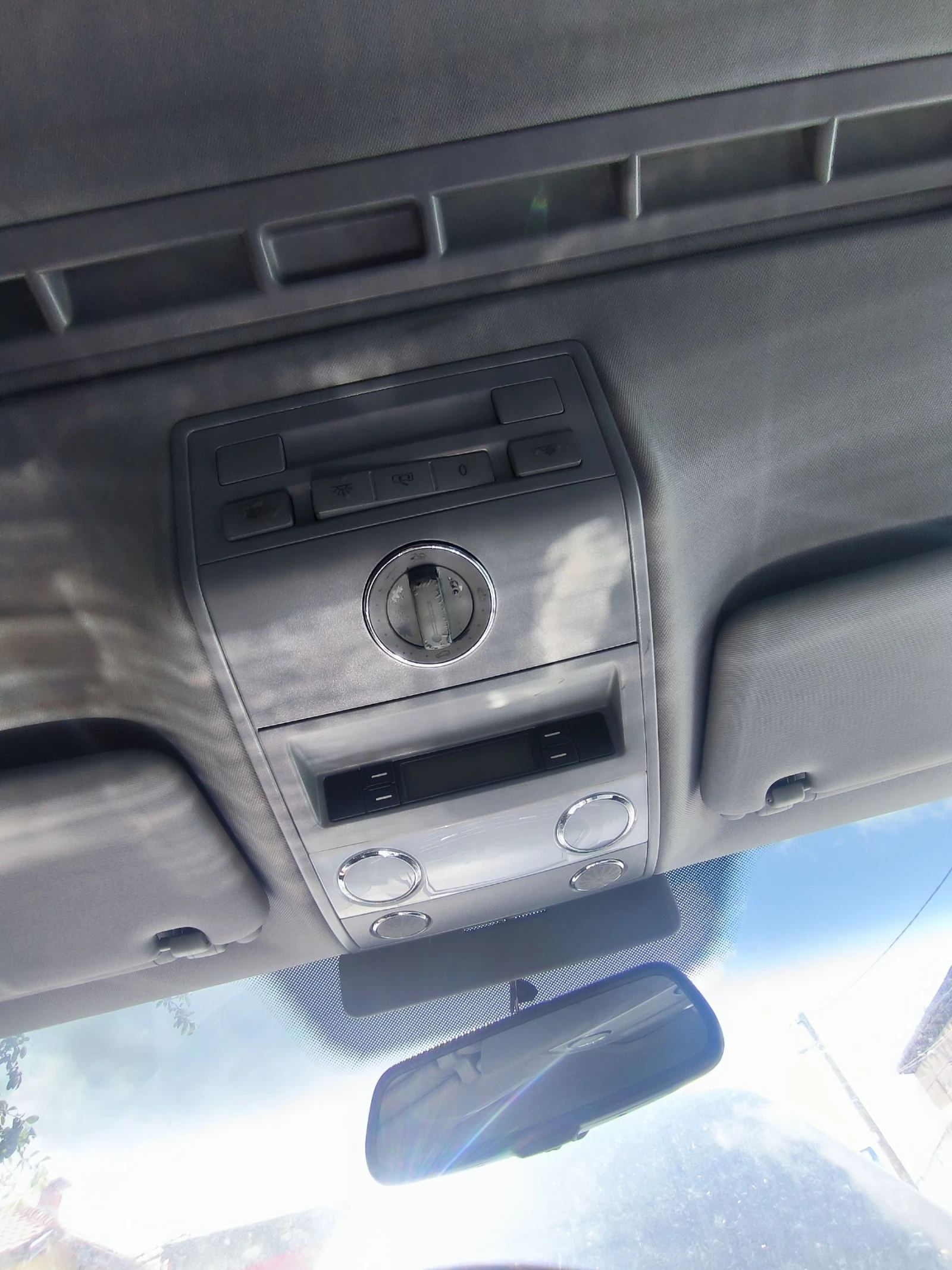 VW Touareg, снимка 12 - Автомобили и джипове - 54415386