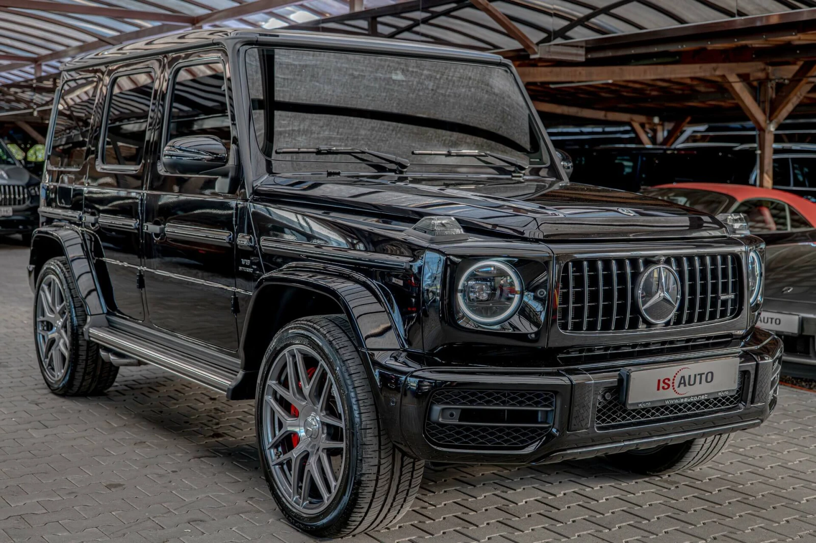 Mercedes-Benz G 63 AMG Exclusive/Burmester/IWC/Камера 360/Шибедах/Алканта, снимка 3 - Автомобили и джипове - 54445409