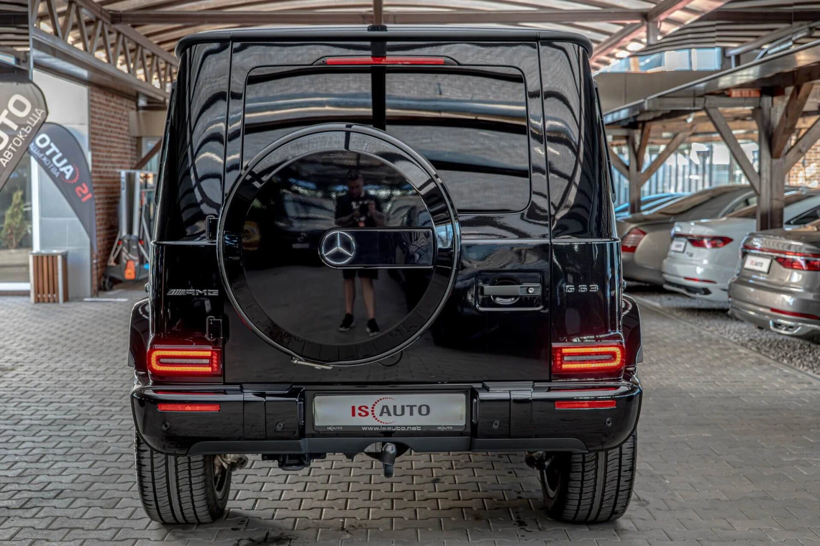 Mercedes-Benz G 63 AMG Exclusive/Burmester/IWC/Камера 360/Шибедах/Алканта, снимка 4 - Автомобили и джипове - 54445409