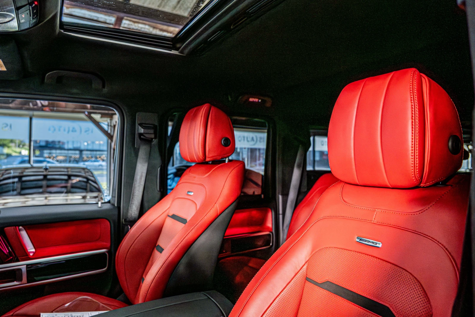 Mercedes-Benz G 63 AMG Exclusive/Burmester/IWC/Камера 360/Шибедах/Алканта, снимка 9 - Автомобили и джипове - 54445409