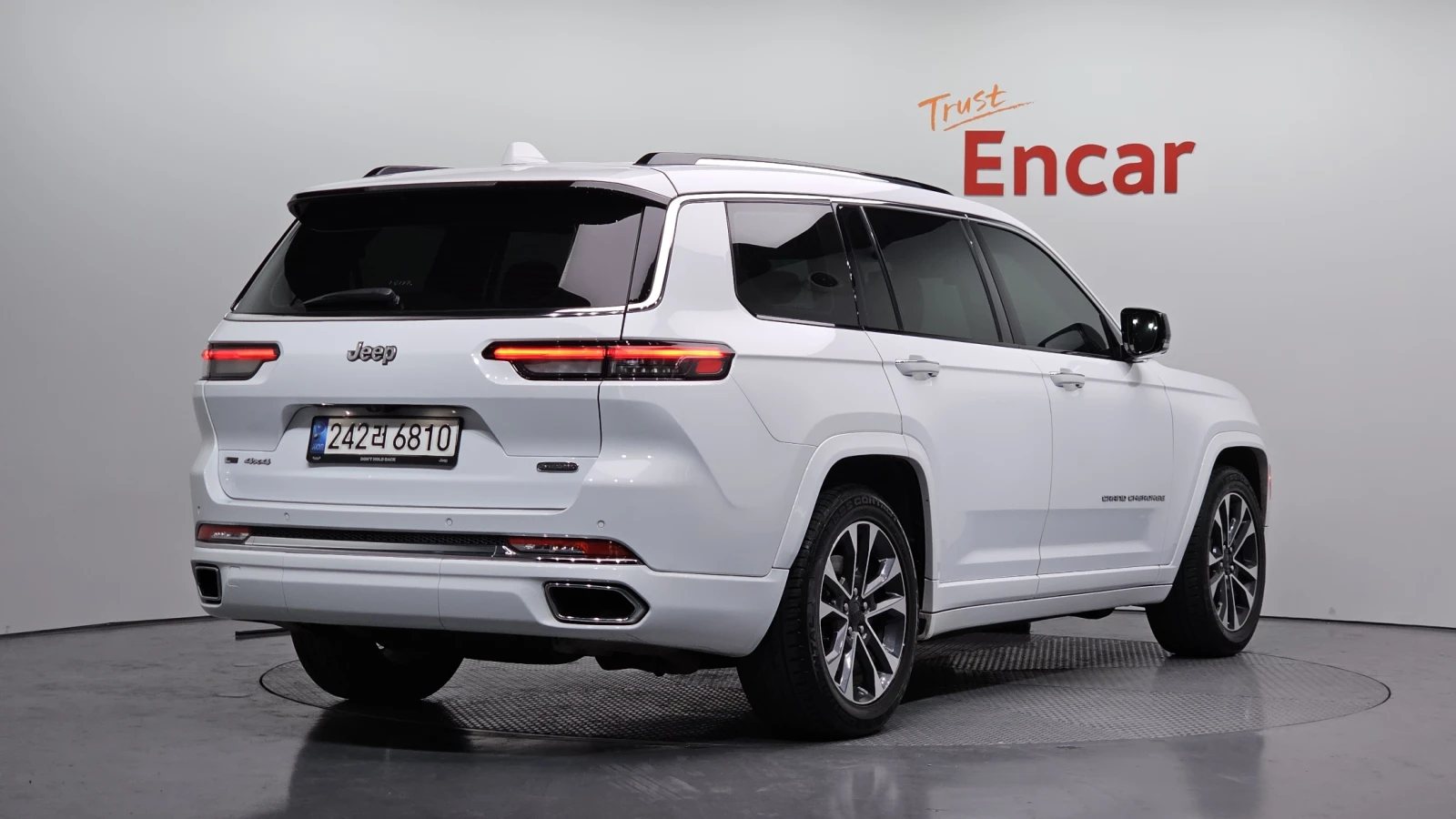 Jeep Grand cherokee 2022* OVERLAND* LONG* 360* ОБДУХ* DISTRONIK* КРАЙН, снимка 3 - Автомобили и джипове - 54714188